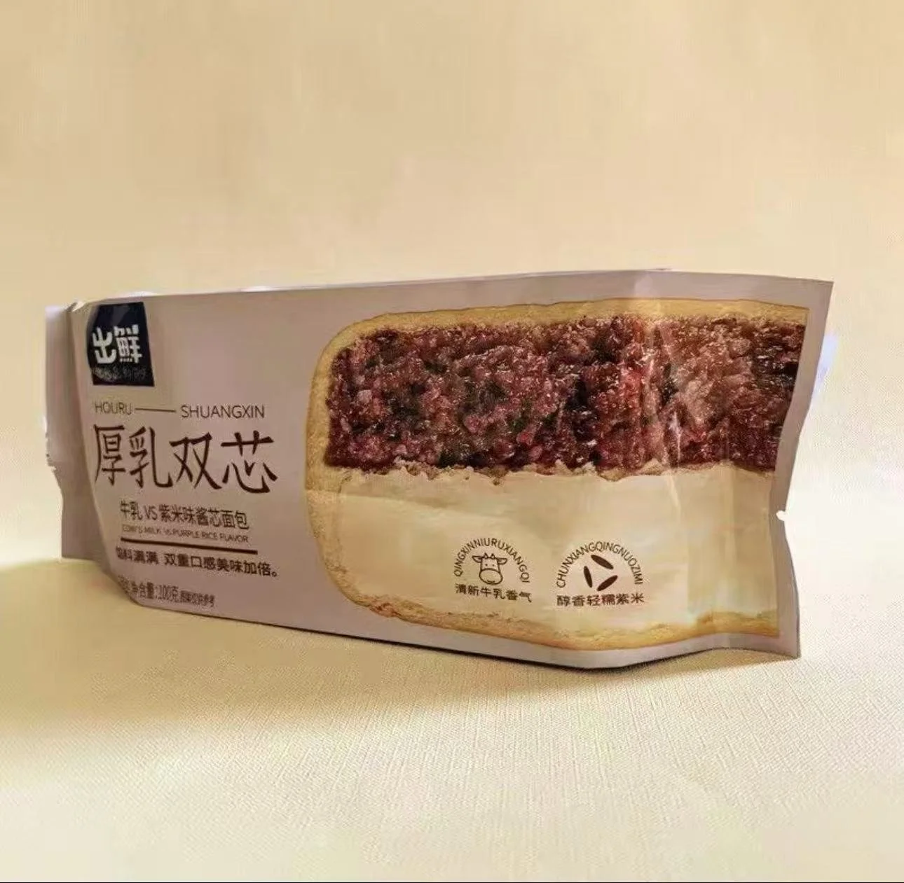 CHUXIAN SAUCE-FILLED BREAD MILK VS PURPLE RICE FLAVOR 出鮮 厚乳雙芯牛乳VS紫米味醬芯麵包 $3.60/2袋