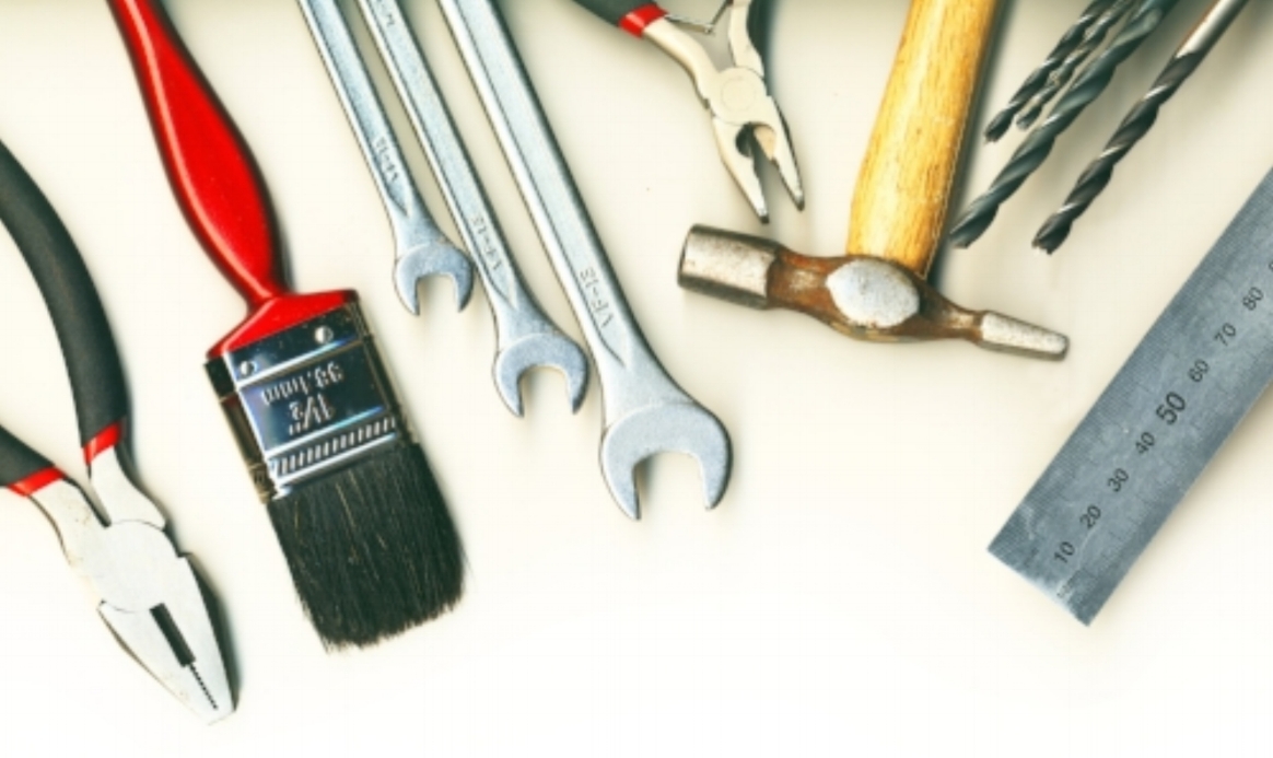 a-set-of-tools-isolated-on-white-background_G1AGzRP_.jpg