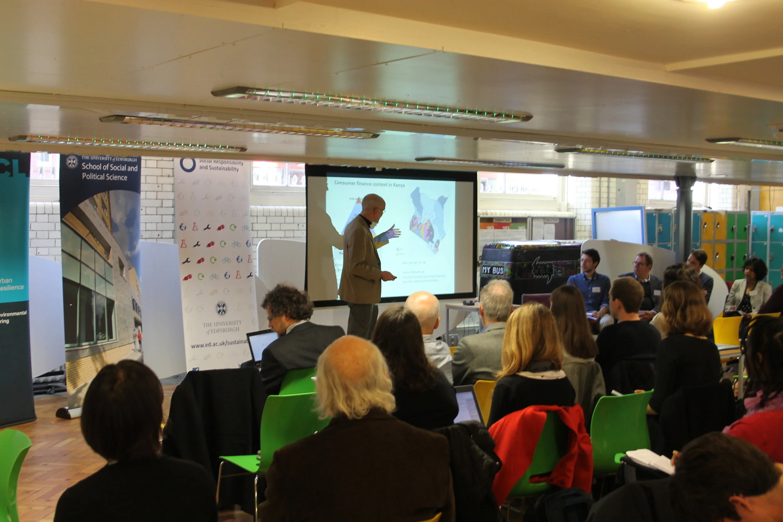 Dr. Rob Byrne from Sussex University presenting his research.