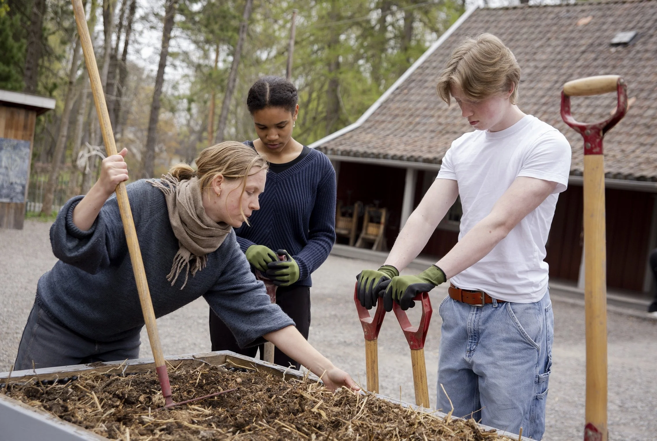Fikk over 100 søkere til juniorgartnerjobb på Geitmyra. – Ungdom kan og vil jobbe med jorda, sier Renate Fugleseth. 