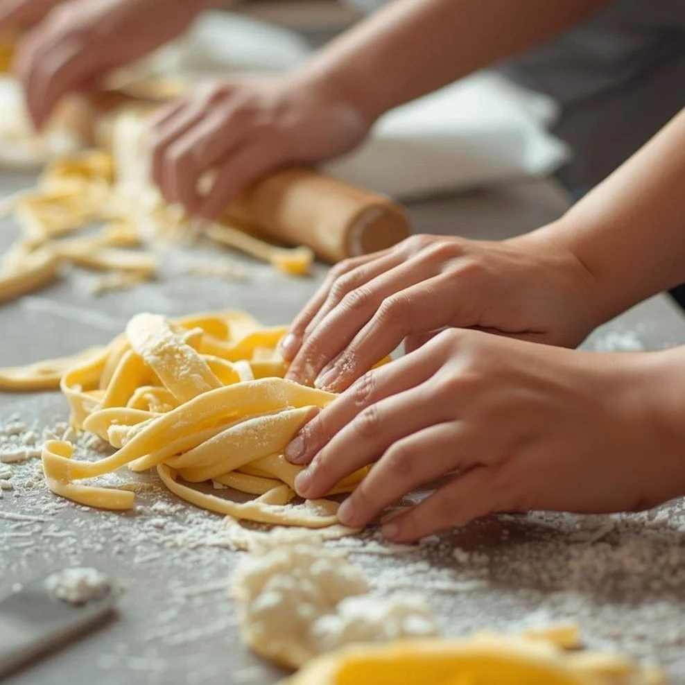 MATKLUBBEN p&aring; Geitmyra! 

Hver uke har vi gratis mat- og dyrkeaktiviteter for 5.-7. klasse p&aring; alle v&aring;re sentre. 

Liker du &aring; lage mat &ndash; eller bare smake p&aring; noe nytt? Vi m&oslash;tes etter skoletid for &aring; lage 