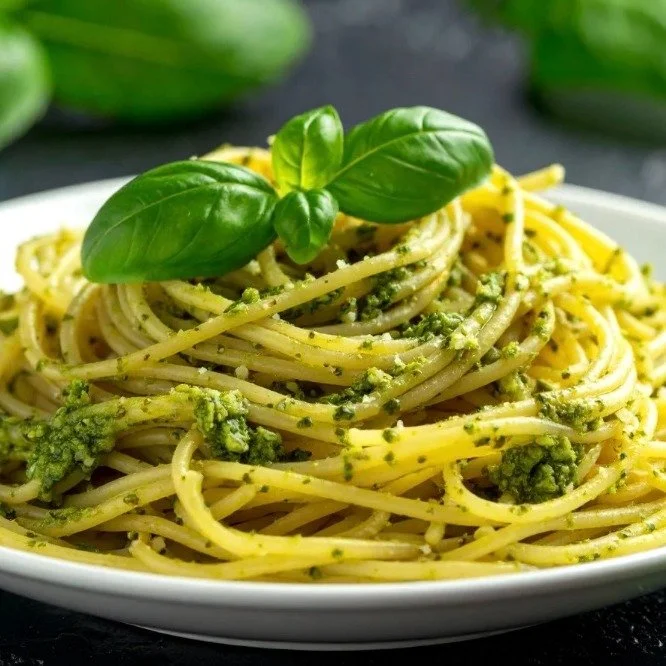 KJ&Oslash;KKENTRIKS: Hvor vanskelig kan det egentlig v&aelig;re &aring; koke pasta? Ikke s&aring; veldig vanskelig, men det et tre triks du m&aring; kunne sier v&aring;r kokk og underviser, Kine: 

1. Bruk nok vann. Minimum 1 liter per 100 gram pasta