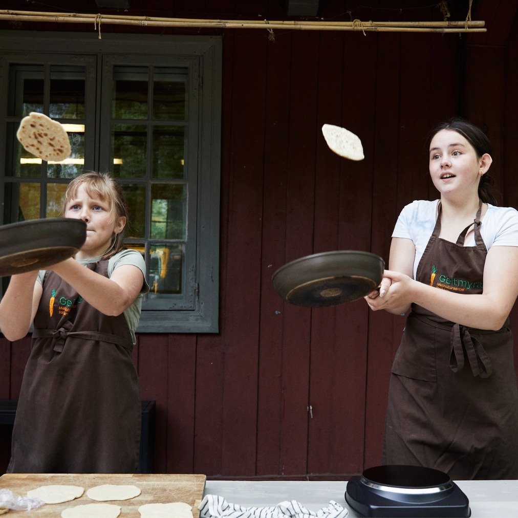 Snart vinterferie &ndash; og litt ekstra tid!  

Vi vet at barns matvaner starter tidlig. Vi vet at barn elsker &aring; bidra. Kanskje tar det litt ekstra tid. Kanskje blir det litt mer s&oslash;l. Men vi f&aring;r barn som vil, som kan og som kanskj