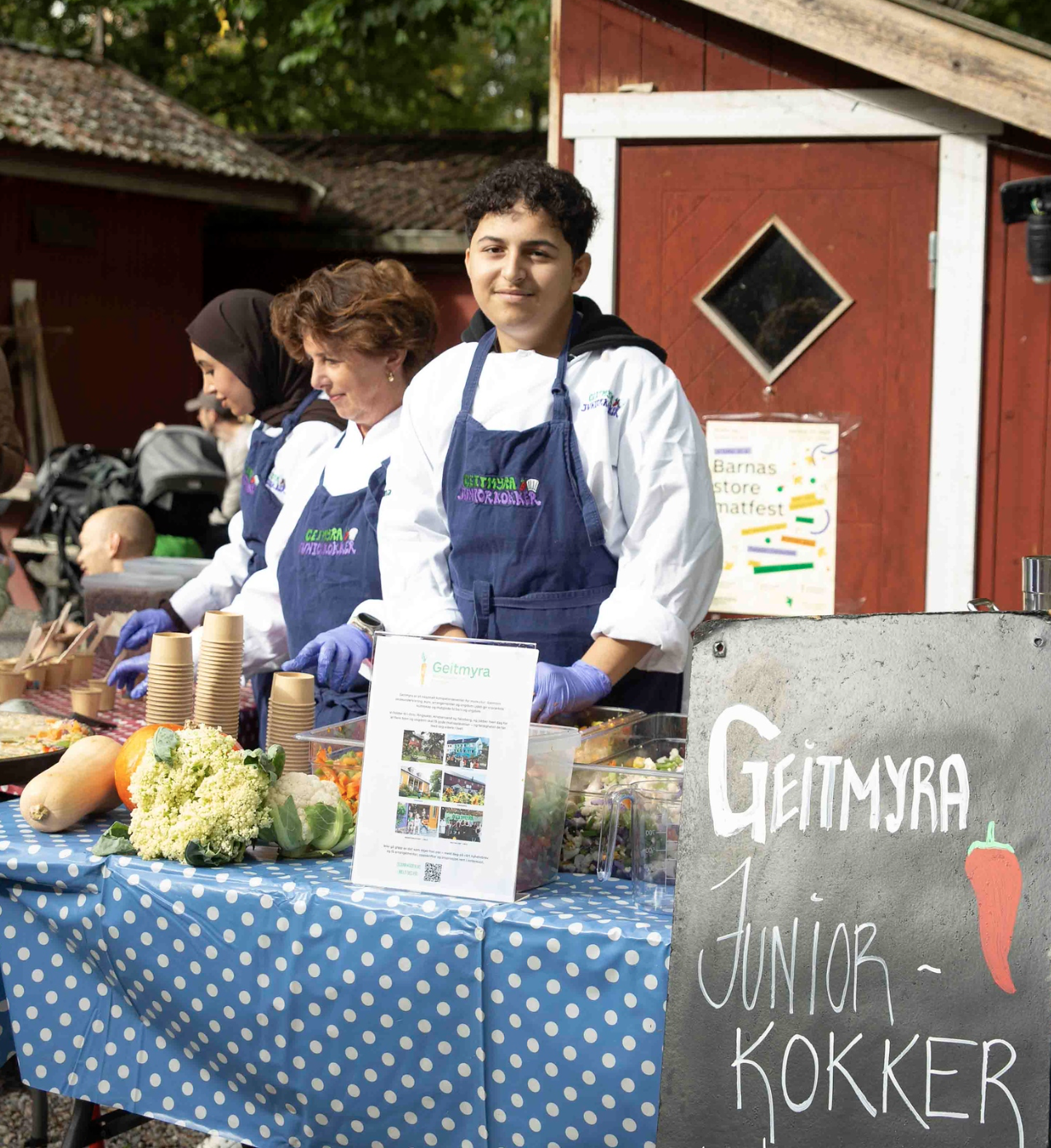 Juniorkokkene med velkomstcurry