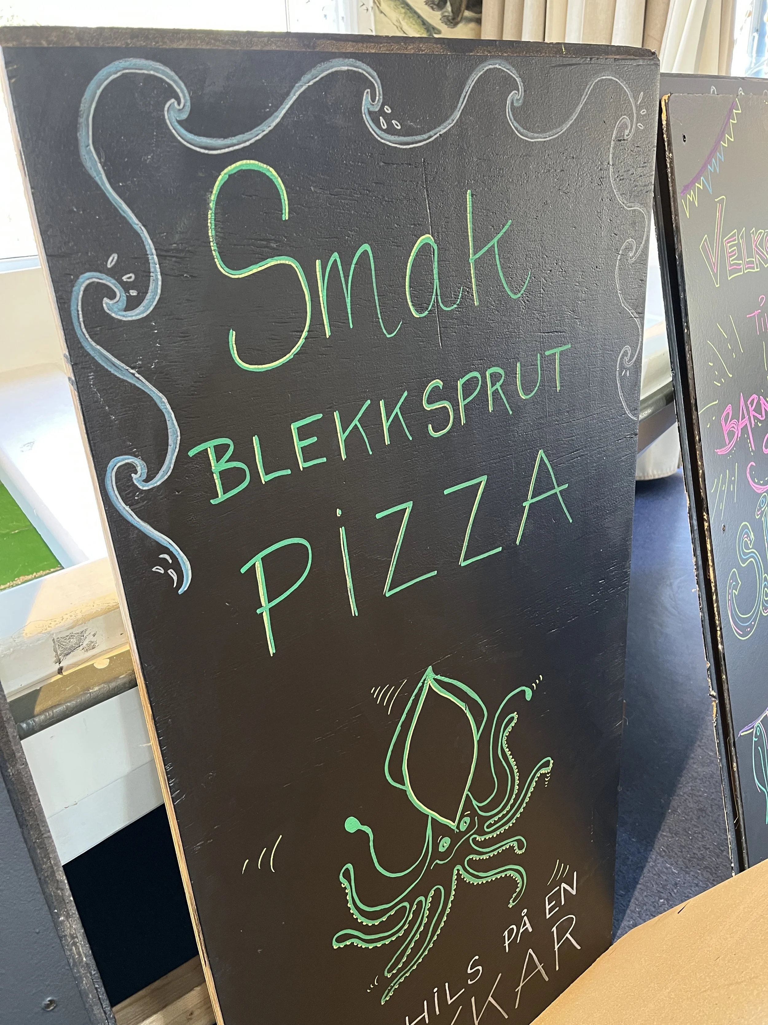 Klare for blekksprutpizza på Geitmyra