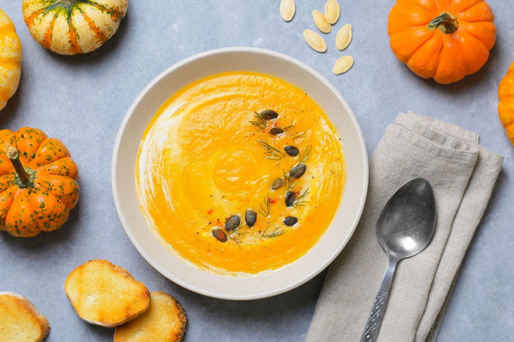 Gulrot- og gresskarsuppe