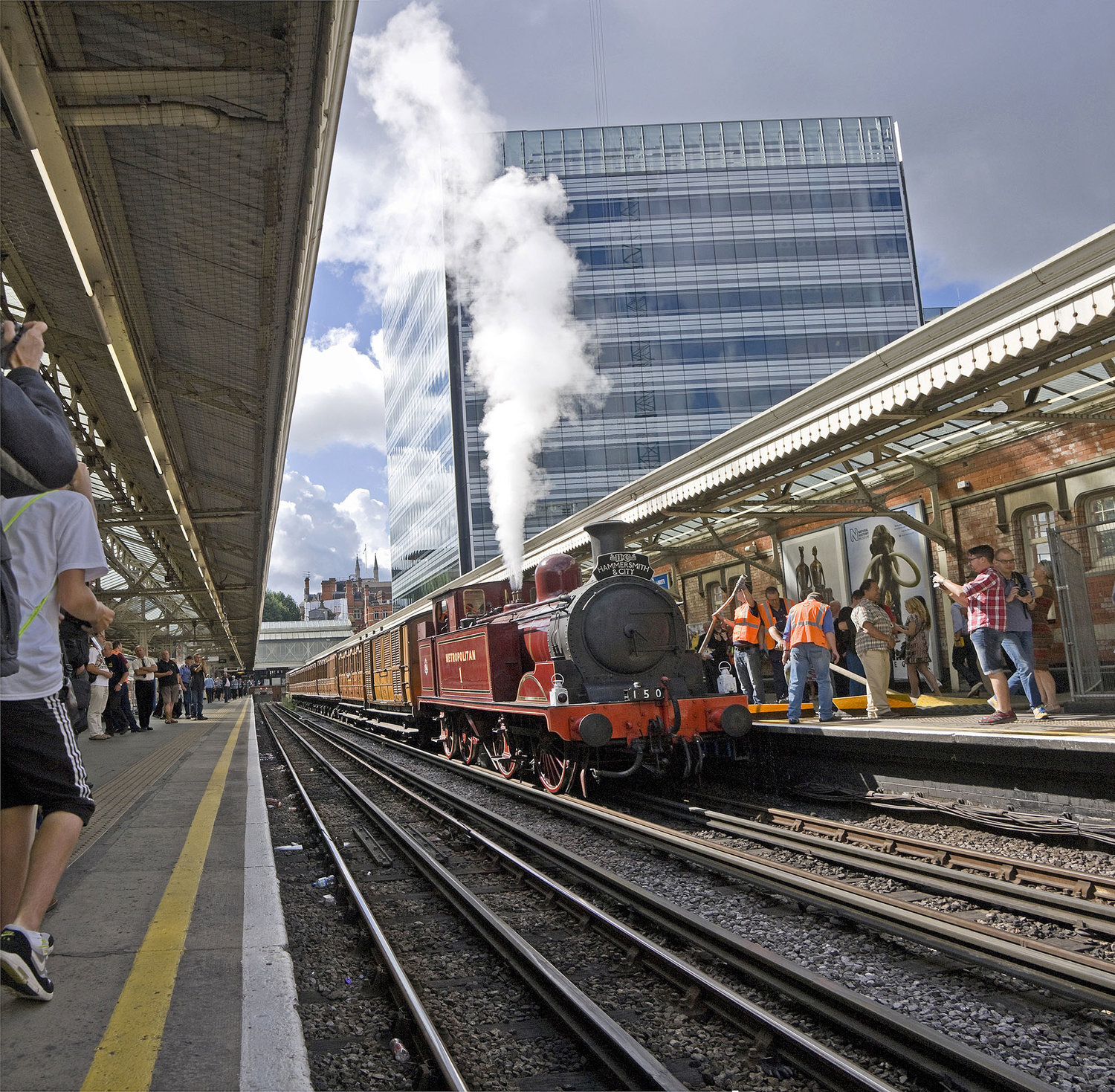 Hammersmith+and+City+Tube+Line+returns+to+steam+for+one+special+day+WR.jpg