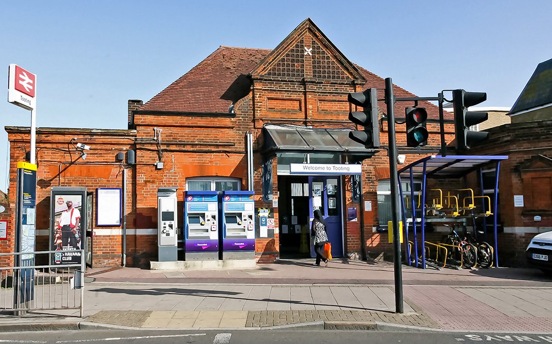 TOOTING OVERGROUND-8531-2 2 SV.jpg