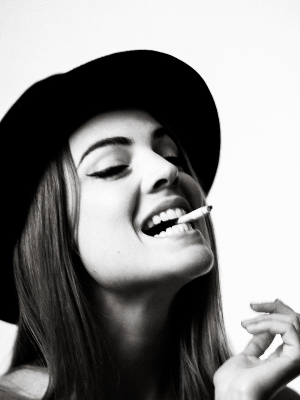 Coraline-smoking-0021.jpg