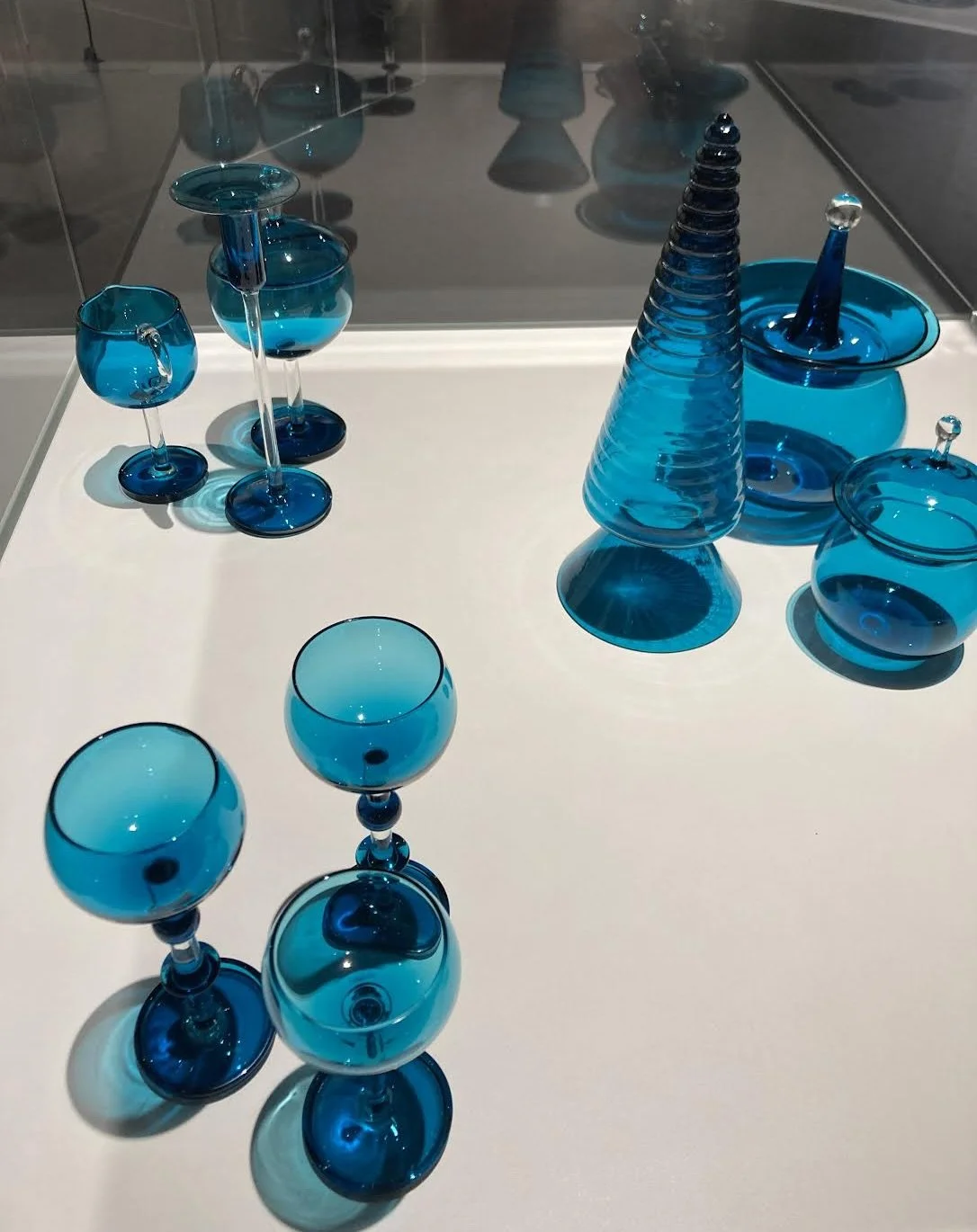 STILL MOMENT IN GLASS