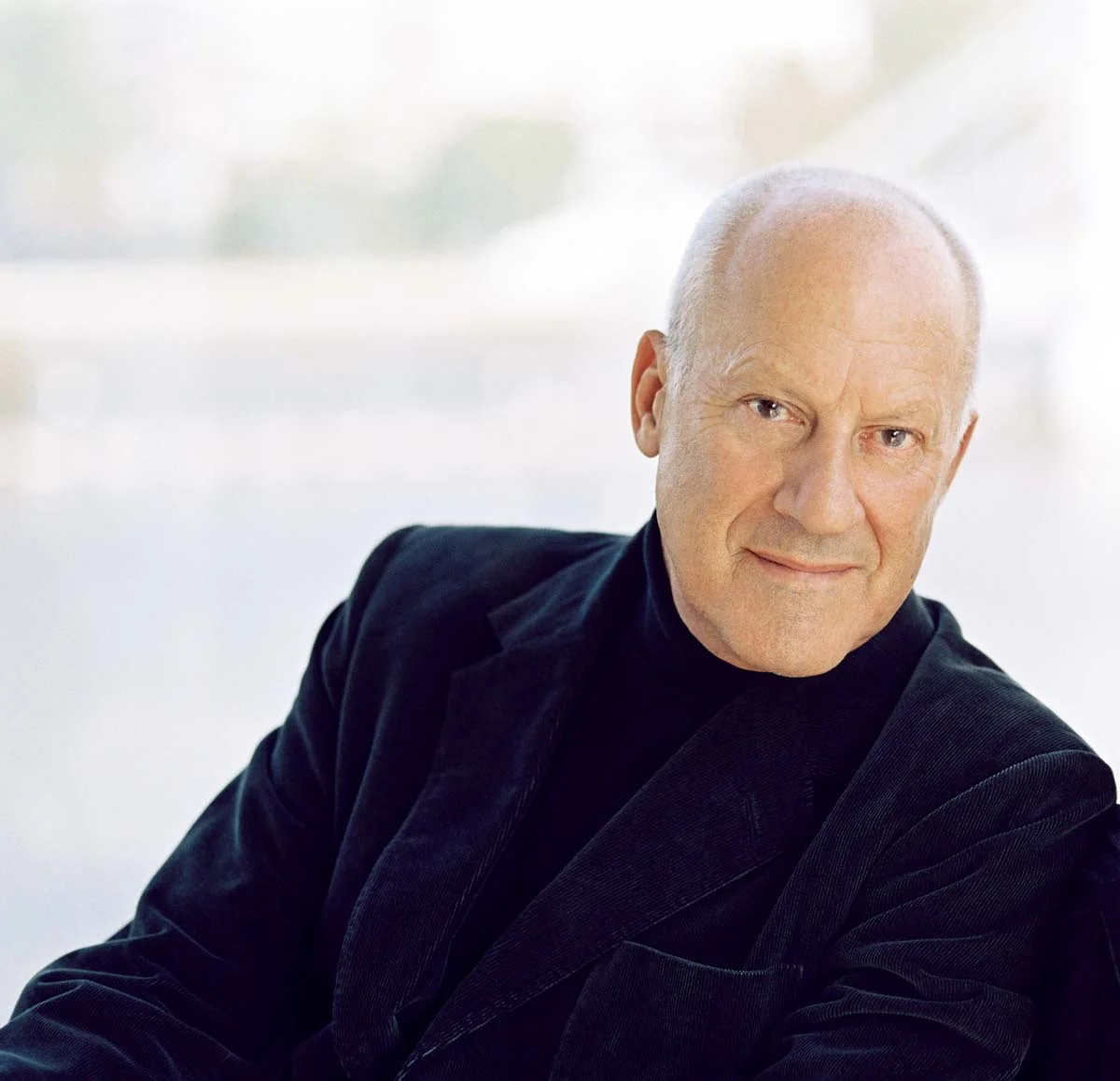 01_Foster_portrait.jpg