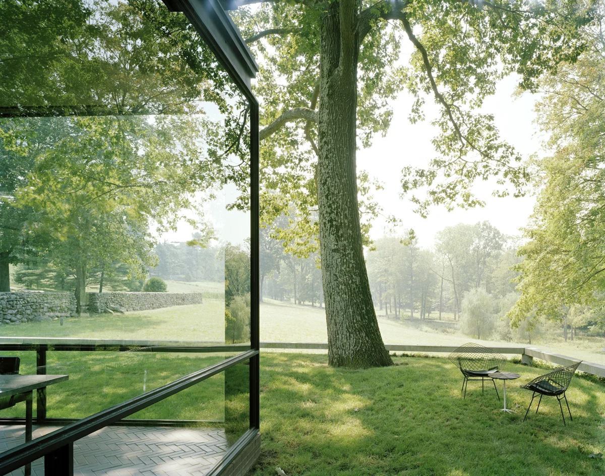 01_The Glass House photo by Eirik Johnson.03.jpg