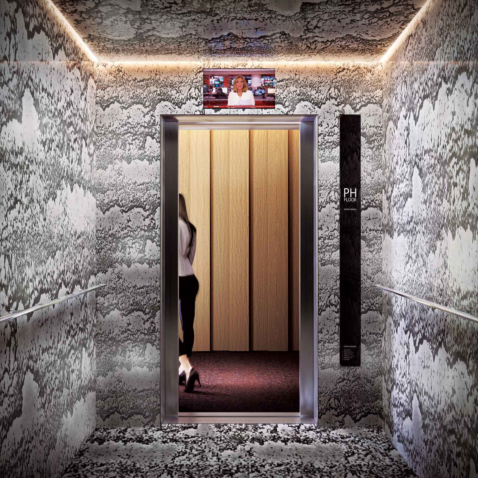 KK010_0016329_VIEW-21_ELEVATOR.jpg