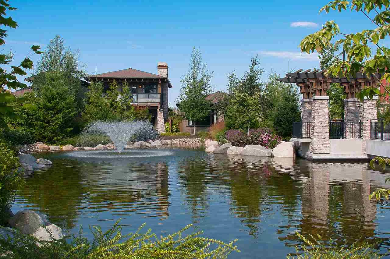 215-5055 Springs Boulevard, Tsawwassen