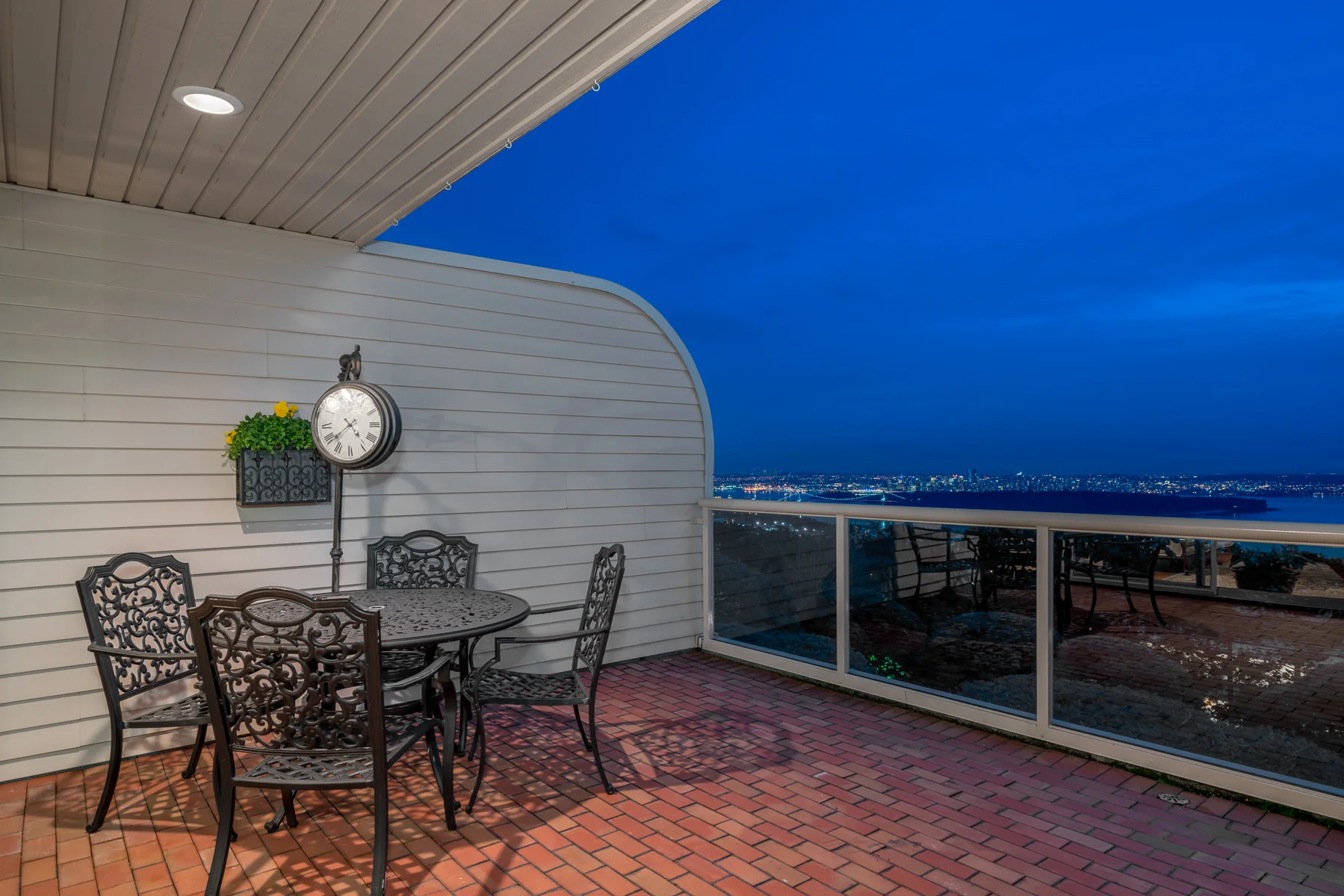 6-2272-Folkstone-Way-360hometours-08s.jpg