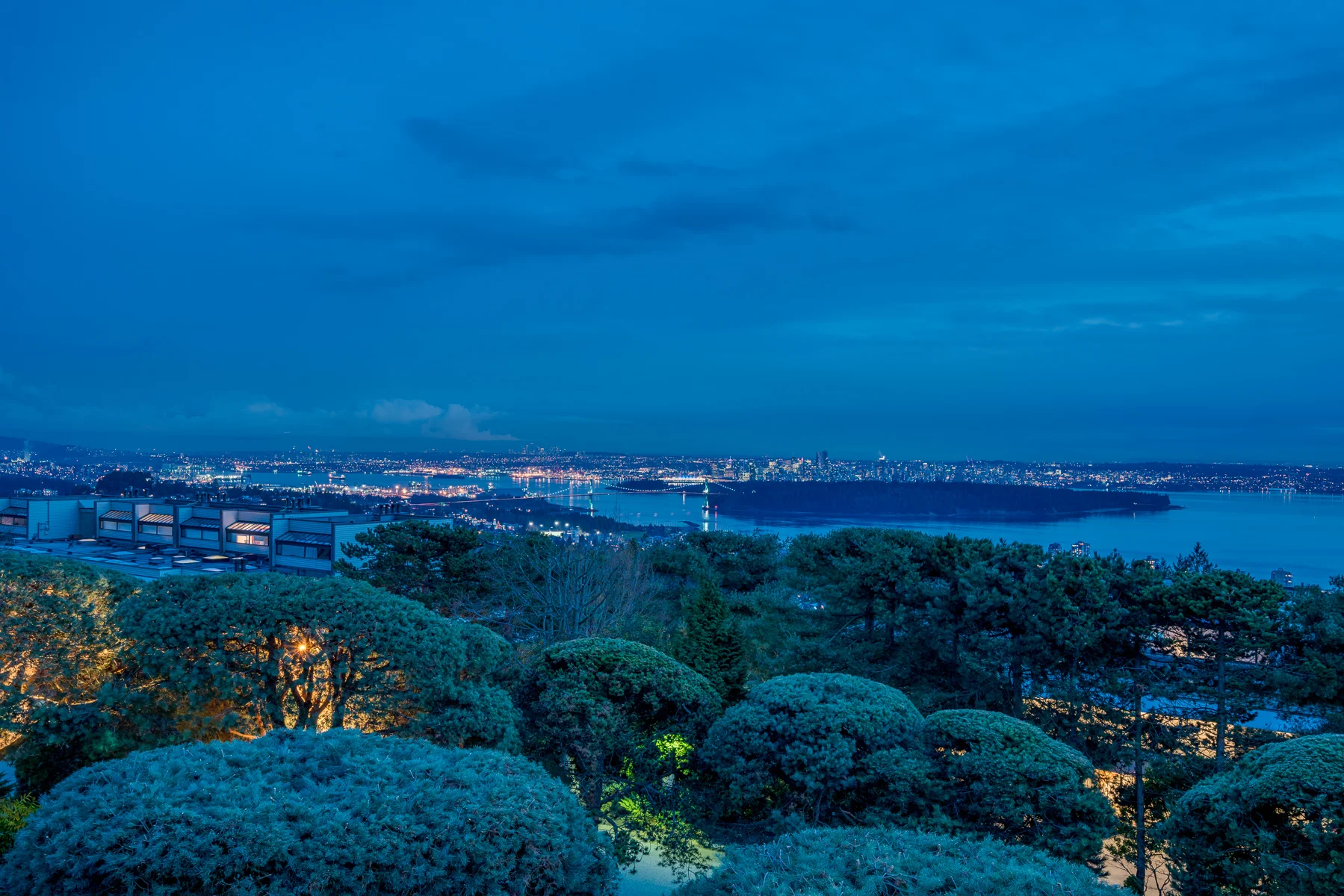 6-2272-Folkstone-Way-360hometours-09s.jpg