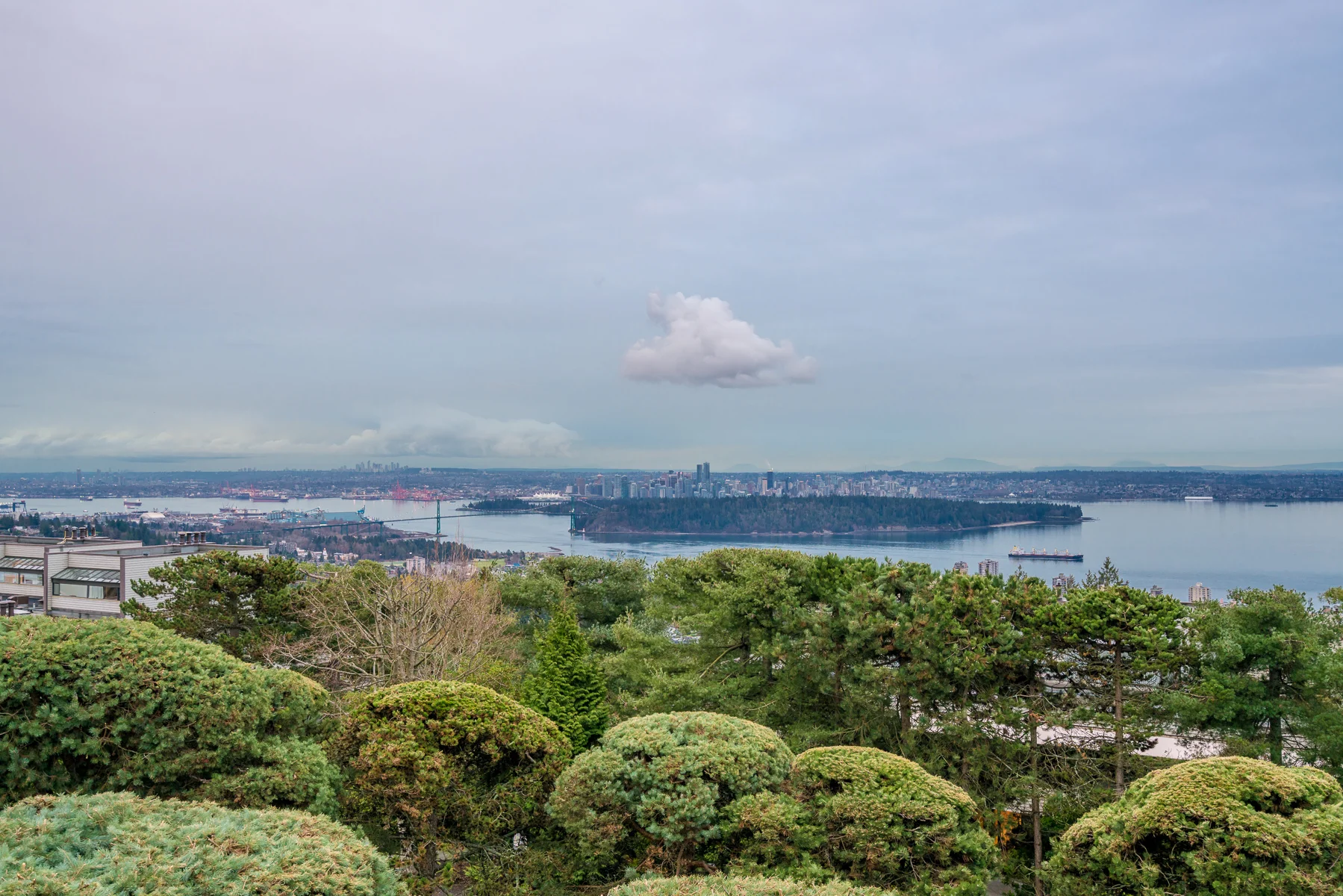 6-2272-Folkstone-Way-360hometours-13s.jpg