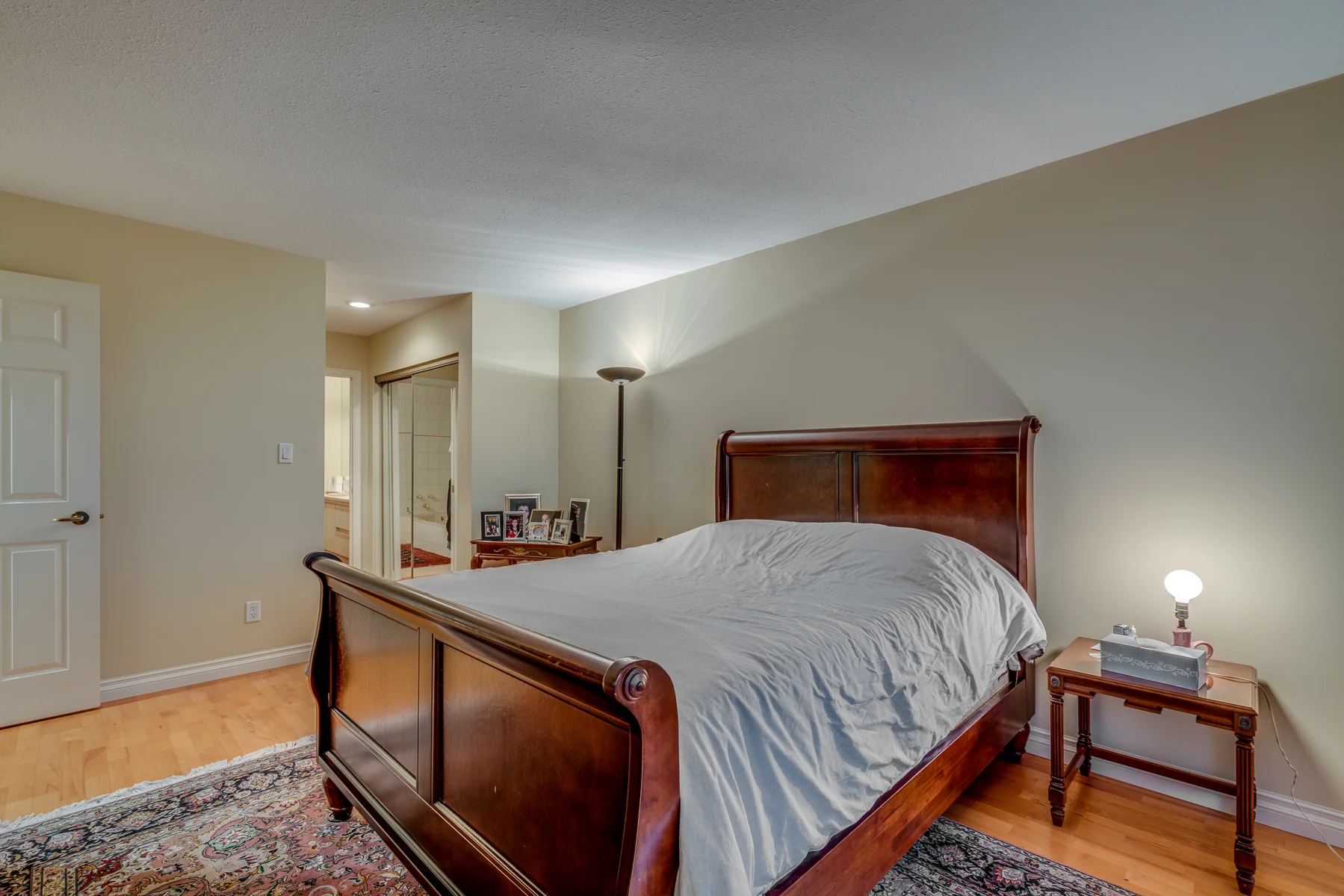 6-2272-Folkstone-Way-360hometours-22s.jpg