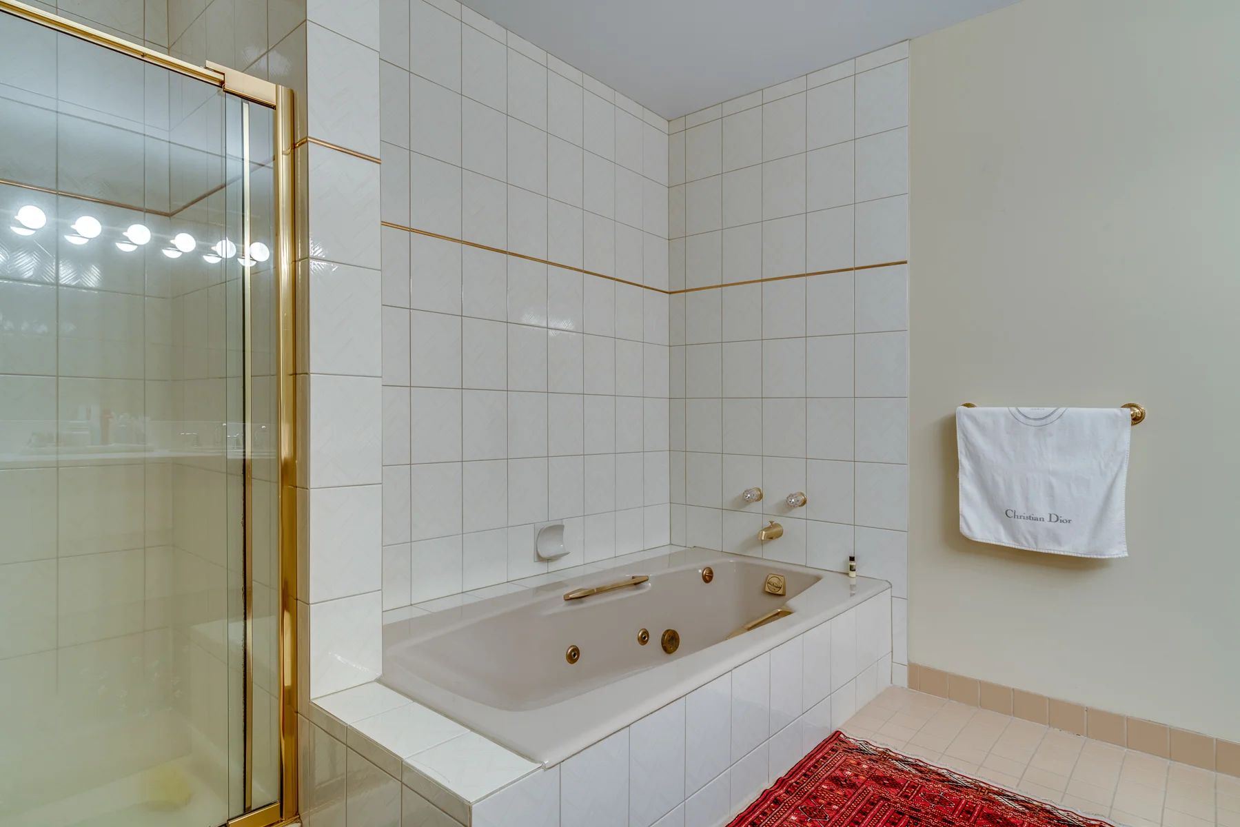 6-2272-Folkstone-Way-360hometours-25s.jpg