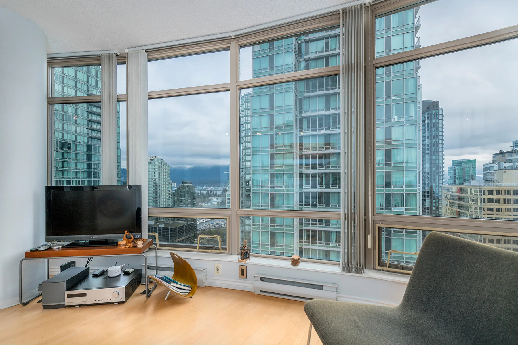2105-1200-Alberni-Street-360hometours-07s.jpg