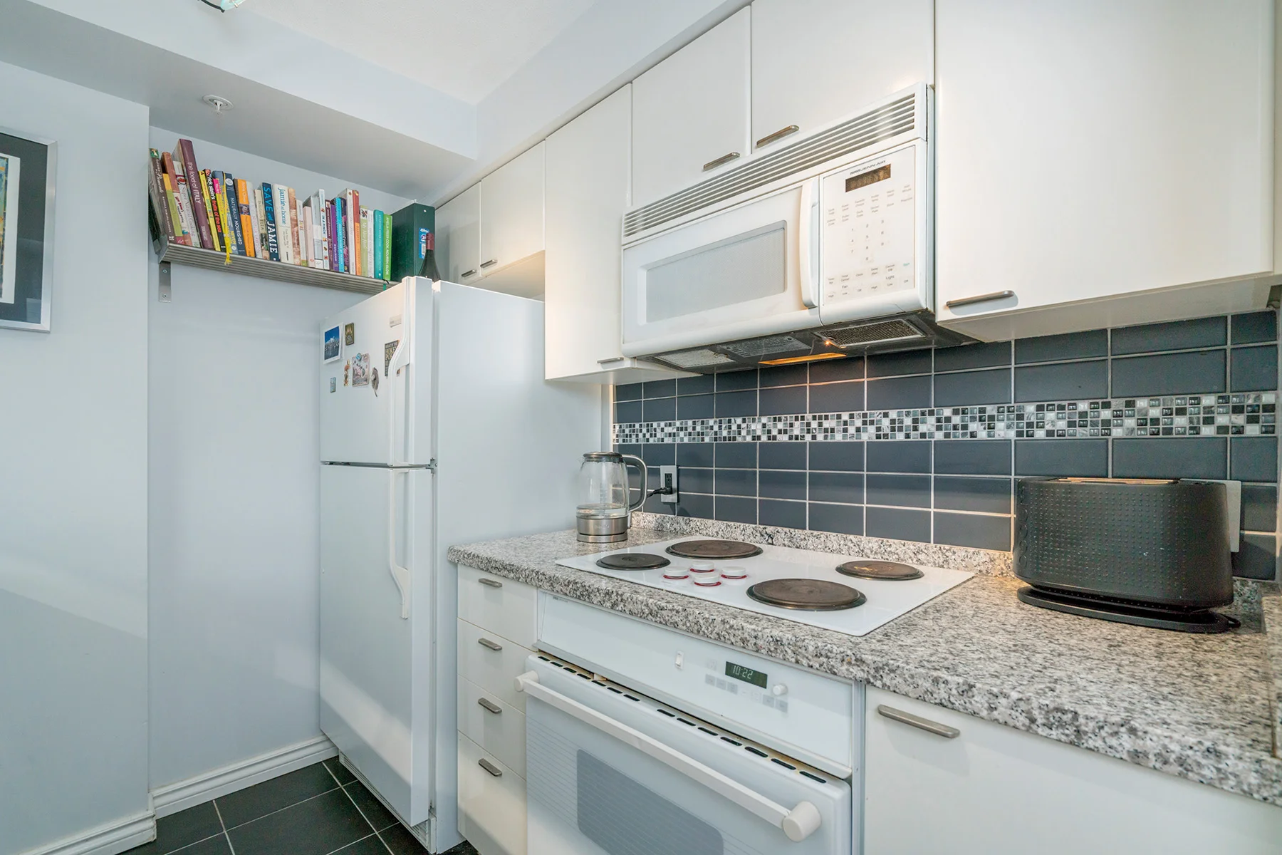 2105-1200-Alberni-Street-360hometours-09s.jpg