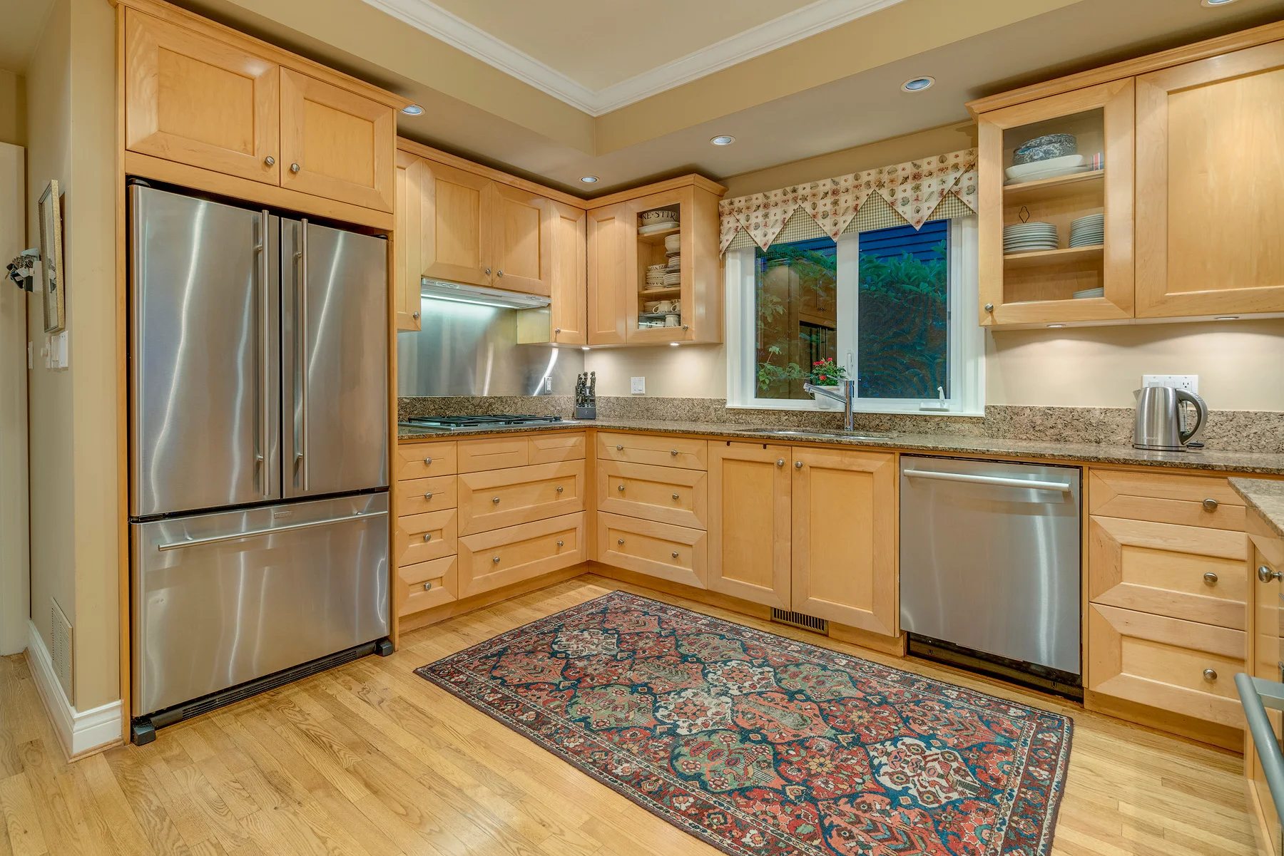 2286-Ottawa-Avenue-360hometours-14s.jpg