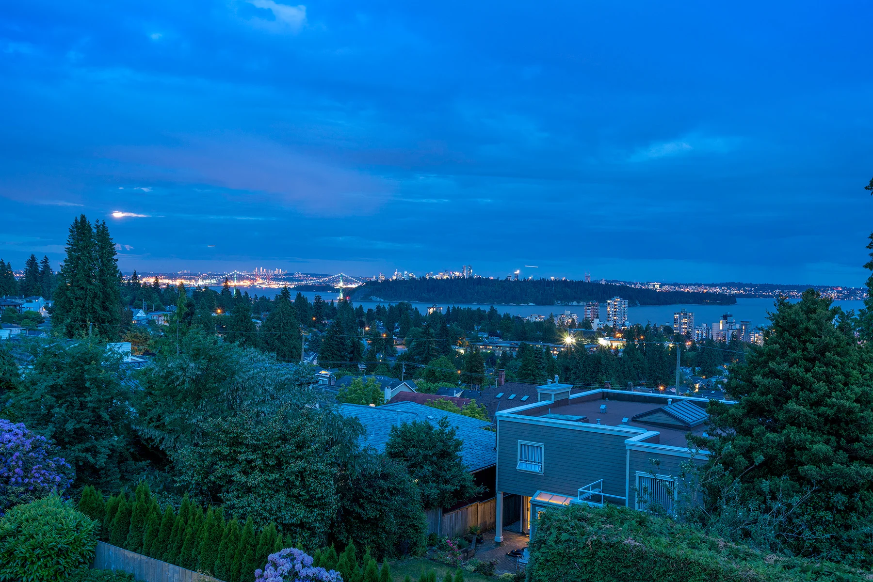 2286-Ottawa-Avenue-360hometours-43s.jpg