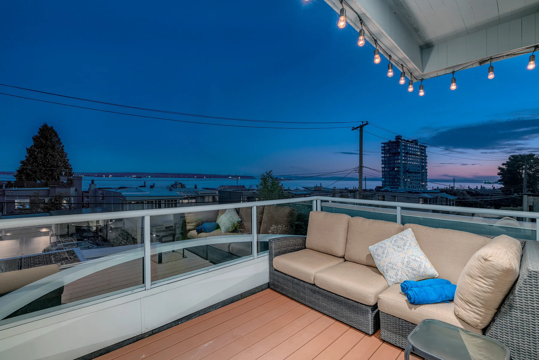 2318-Marine-Drive-360hometours-06s.jpg