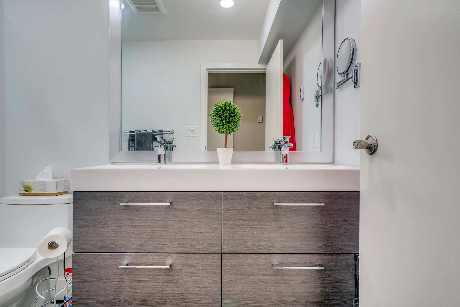 2318-Marine-Drive-360hometours-33s.jpg