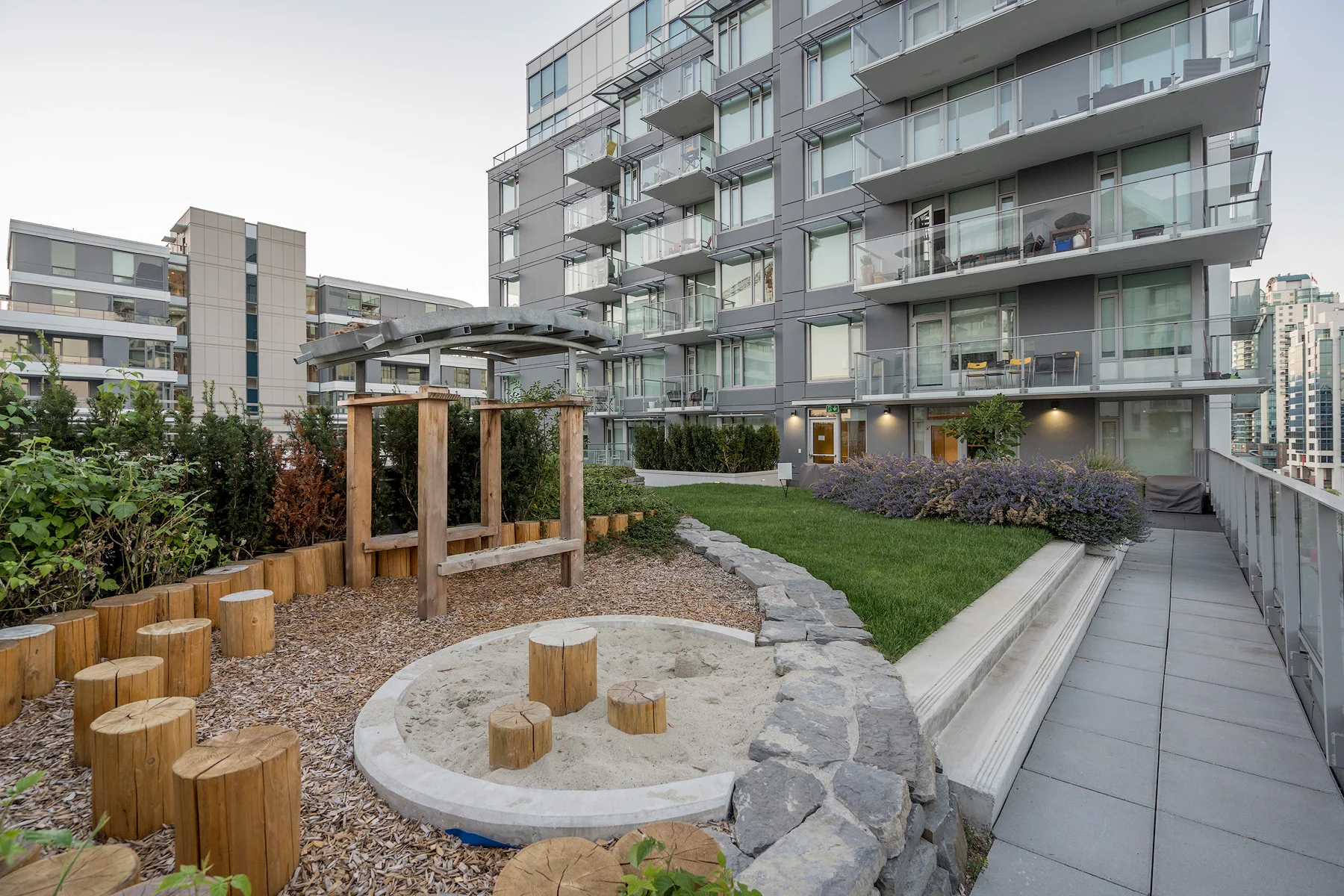 1602-1661-Quebec-Street-360hometours-30s.jpg