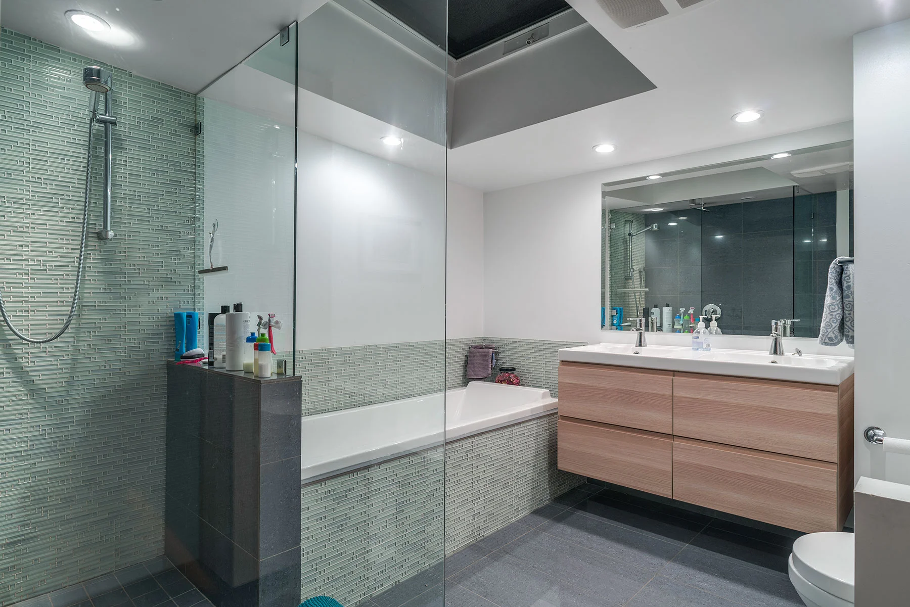 1460-Lawson-Ave-West-Vancouver-360hometours-18s.jpg