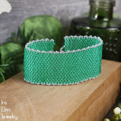 NEW! Right Angle Weave Glass Bead Bracelet Kit (Green & Peach)