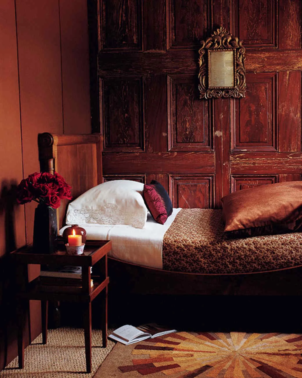 What a yummy corner, all ready to spend a rainy day in. Looking very European.