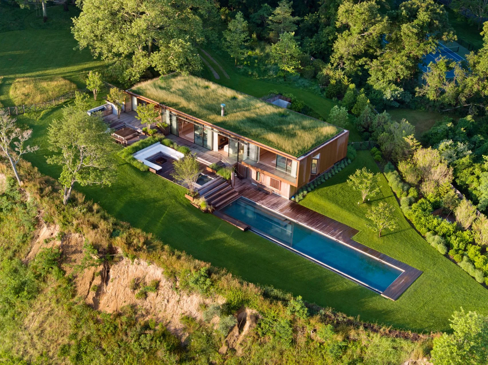 peconic-house-mapos-studio-hamptons-long-island-new-york_dezeen_2364_col_2-1704x1277.jpg