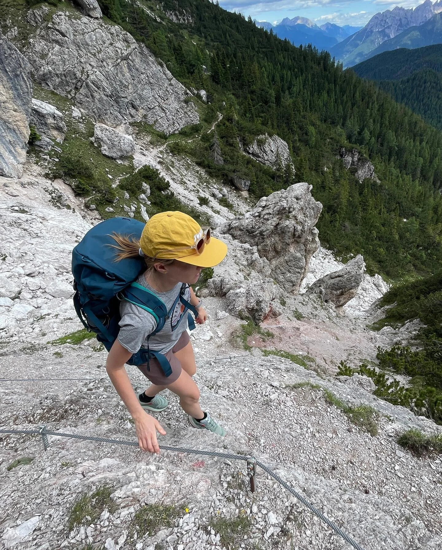 It was surfs up with @emmmalouwhoo the past few weeks in the Dolomites. Here’s some shots of her crushing up high! I’m lucky for my adventure partner. 🥰🤌
10/10 recommend the food and rock in northern Italy.
