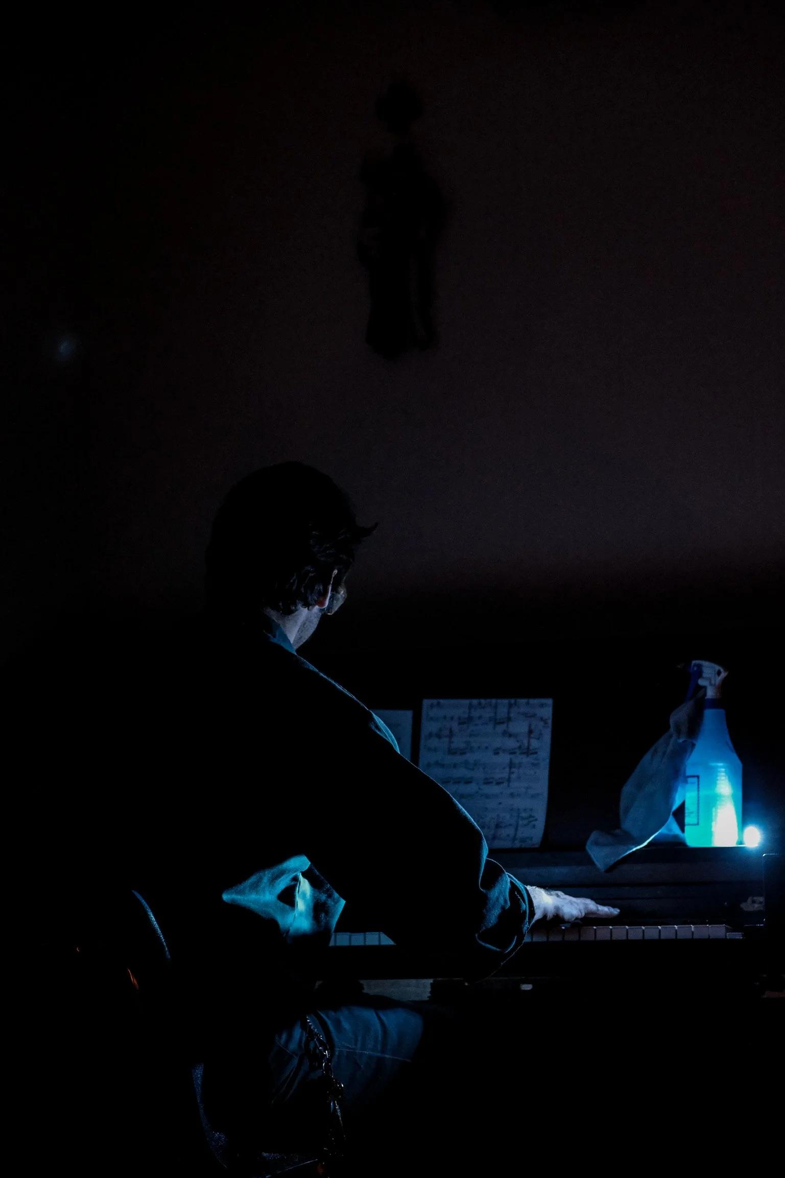 Le Concierge (The Caretaker)