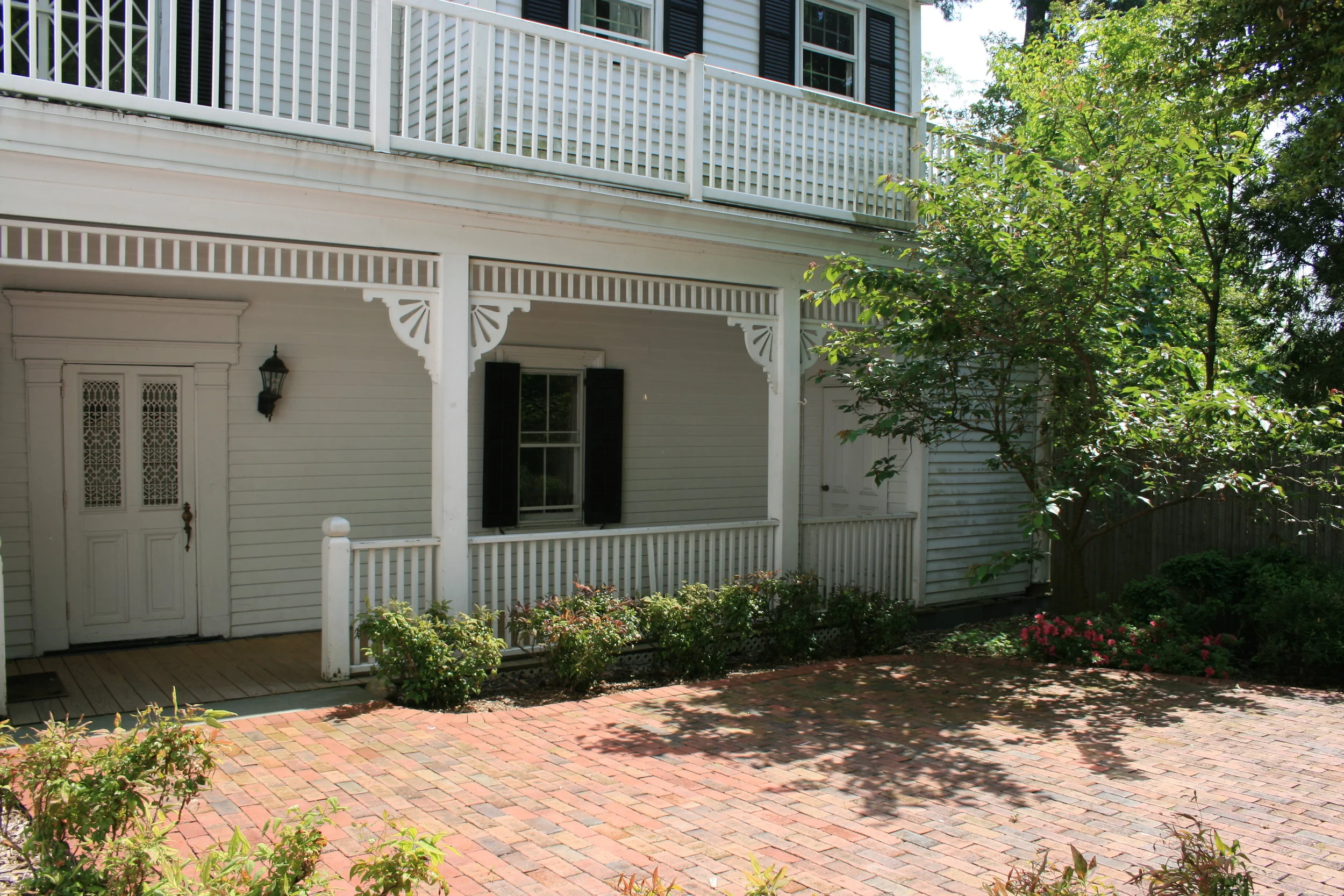 Kitchen:Victorian Porch Patio.JPG