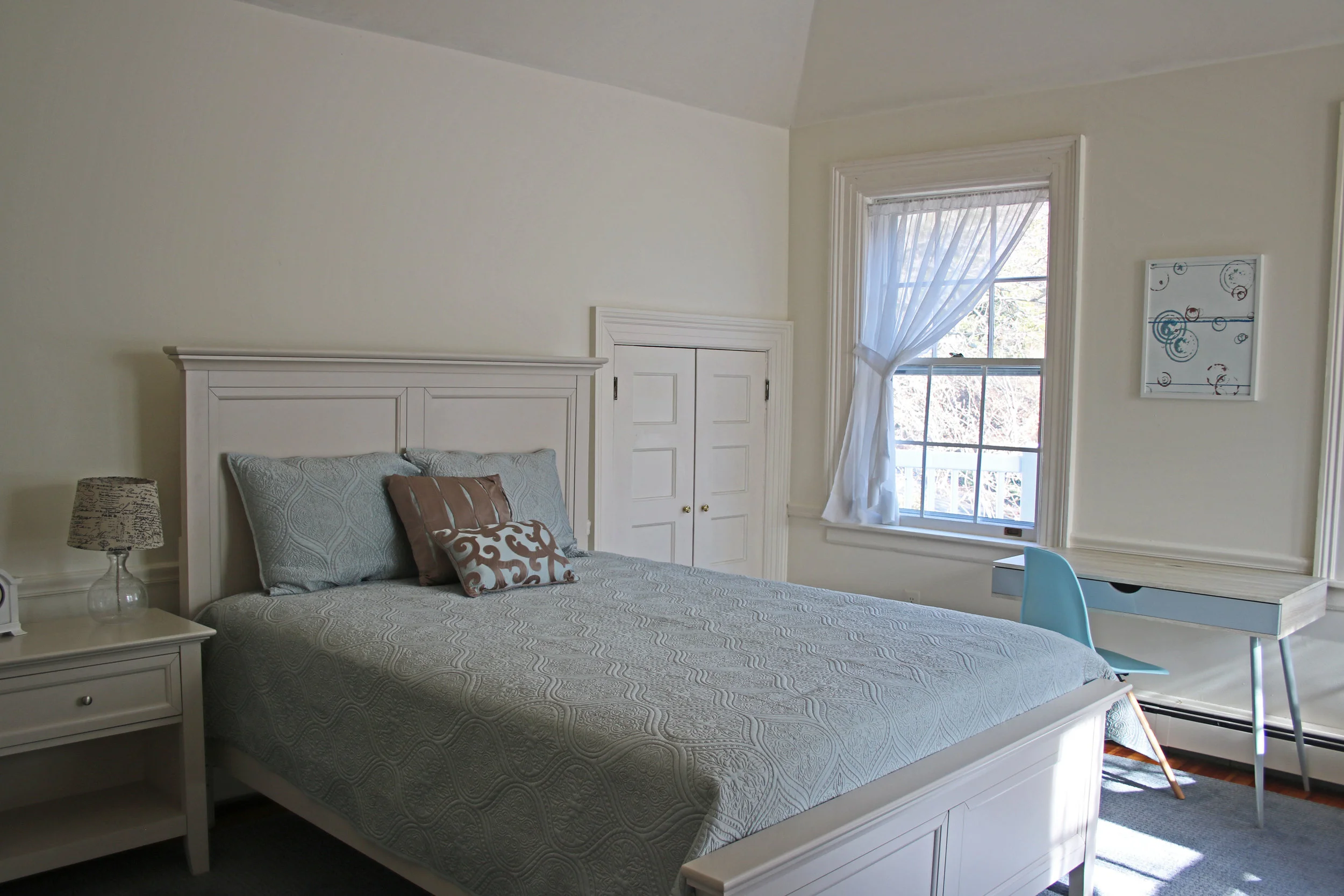 Isadore'sRm.4_3732.jpg