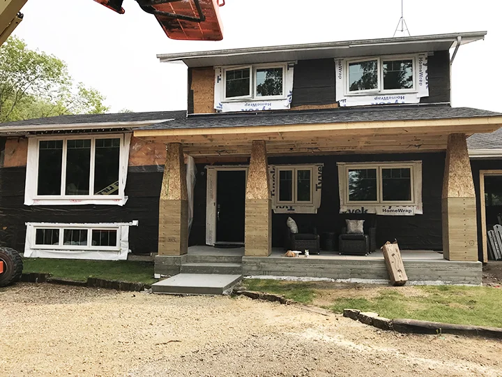Porch 03.jpg