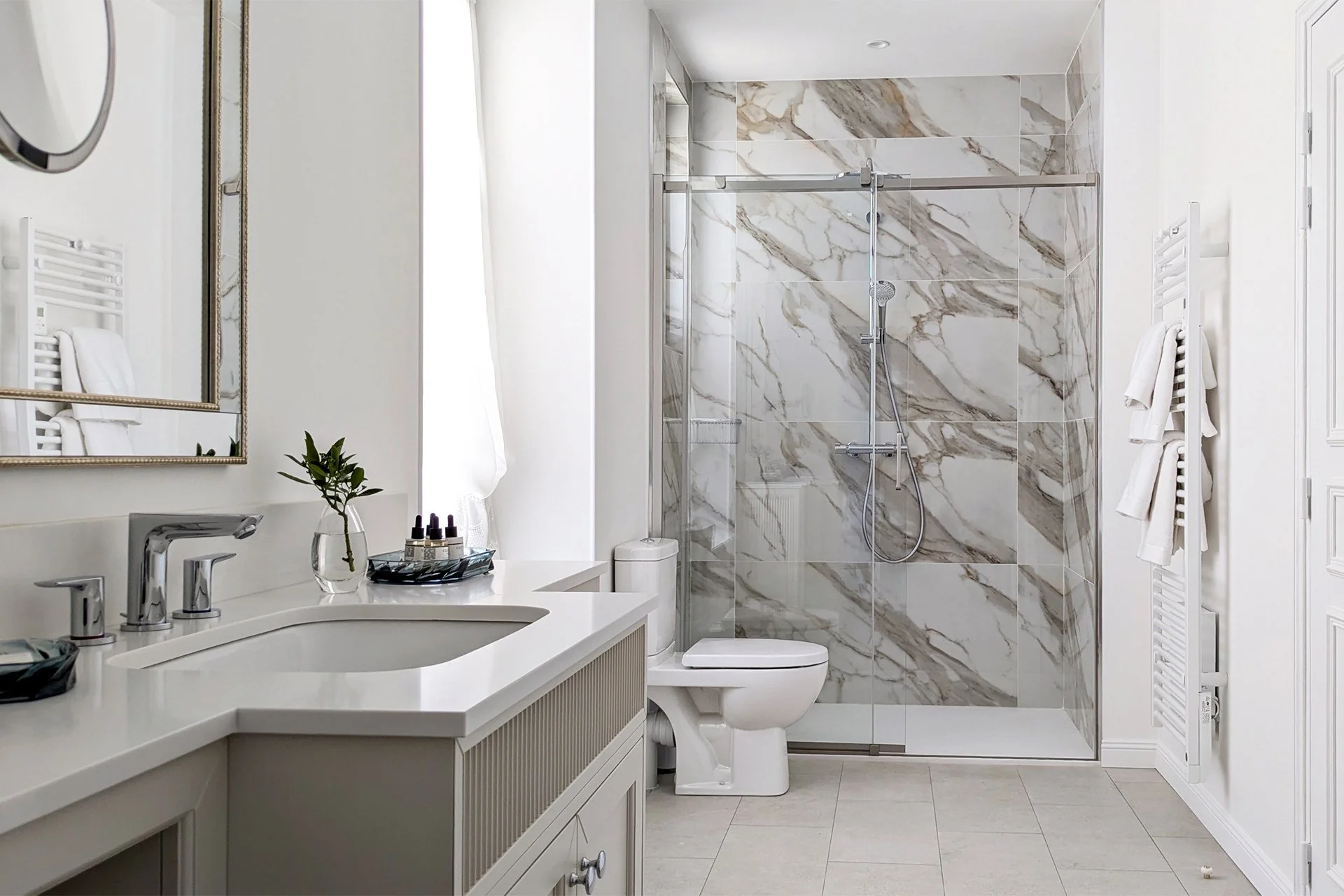 Room_2_bathroom.jpg