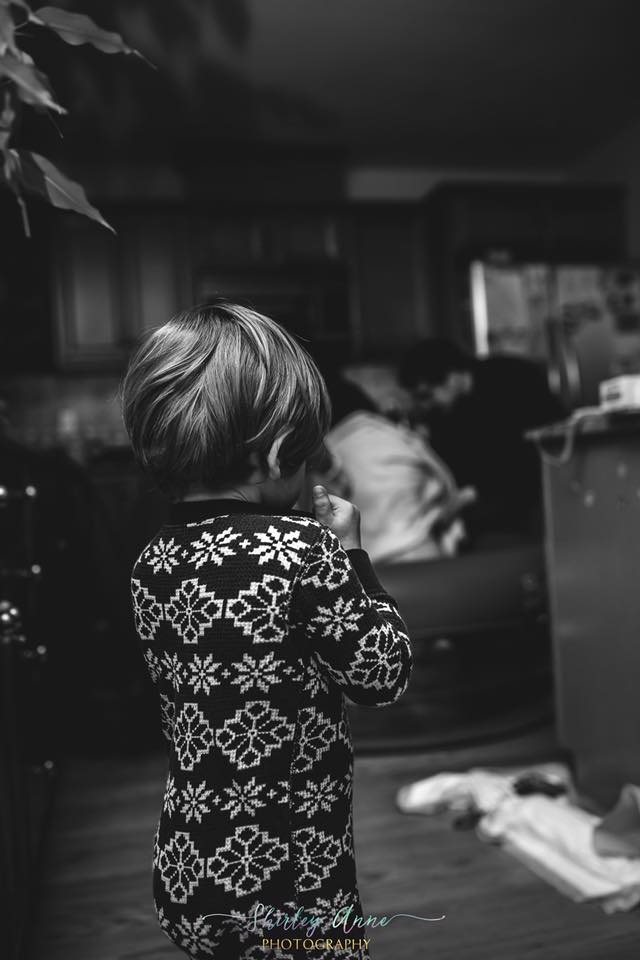 www.shirleyannephotography.com Big brother watching mom and baby brother while they transitioned out lf the birthing pool