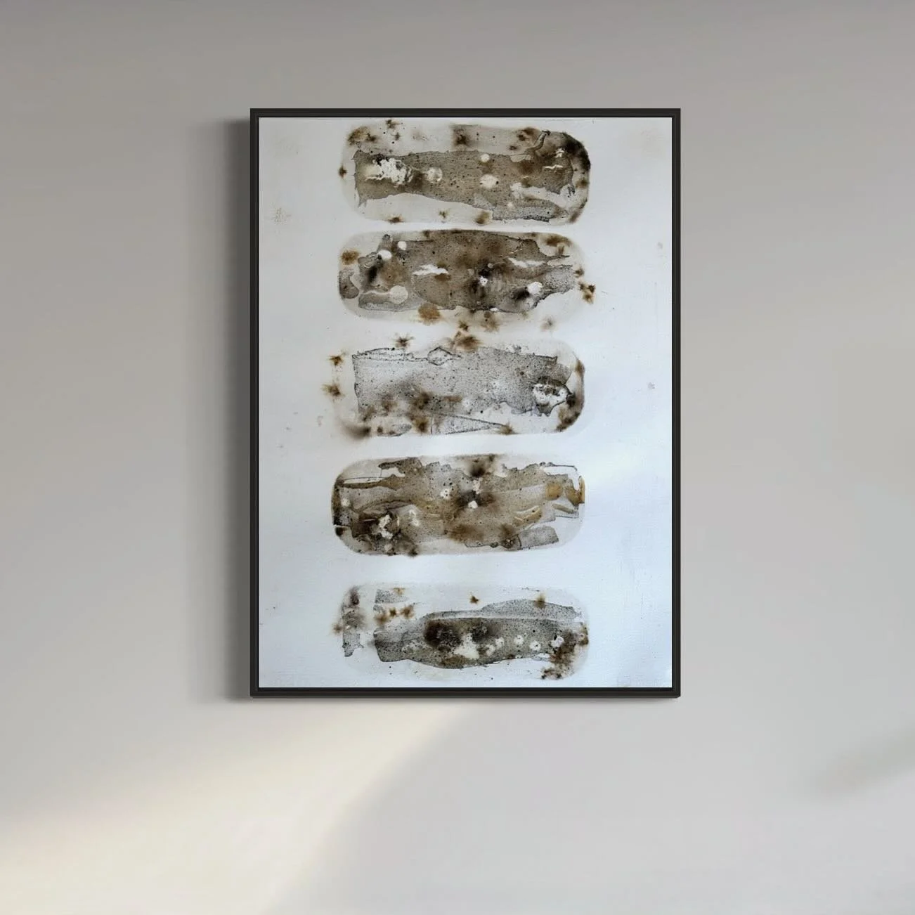 La belleza de lo transitorio &bull; The beauty of the transient 🫀👁️

Materials: gunpowder, smoke and cotton // Materiales: p&oacute;lvora, humo y algod&oacute;n