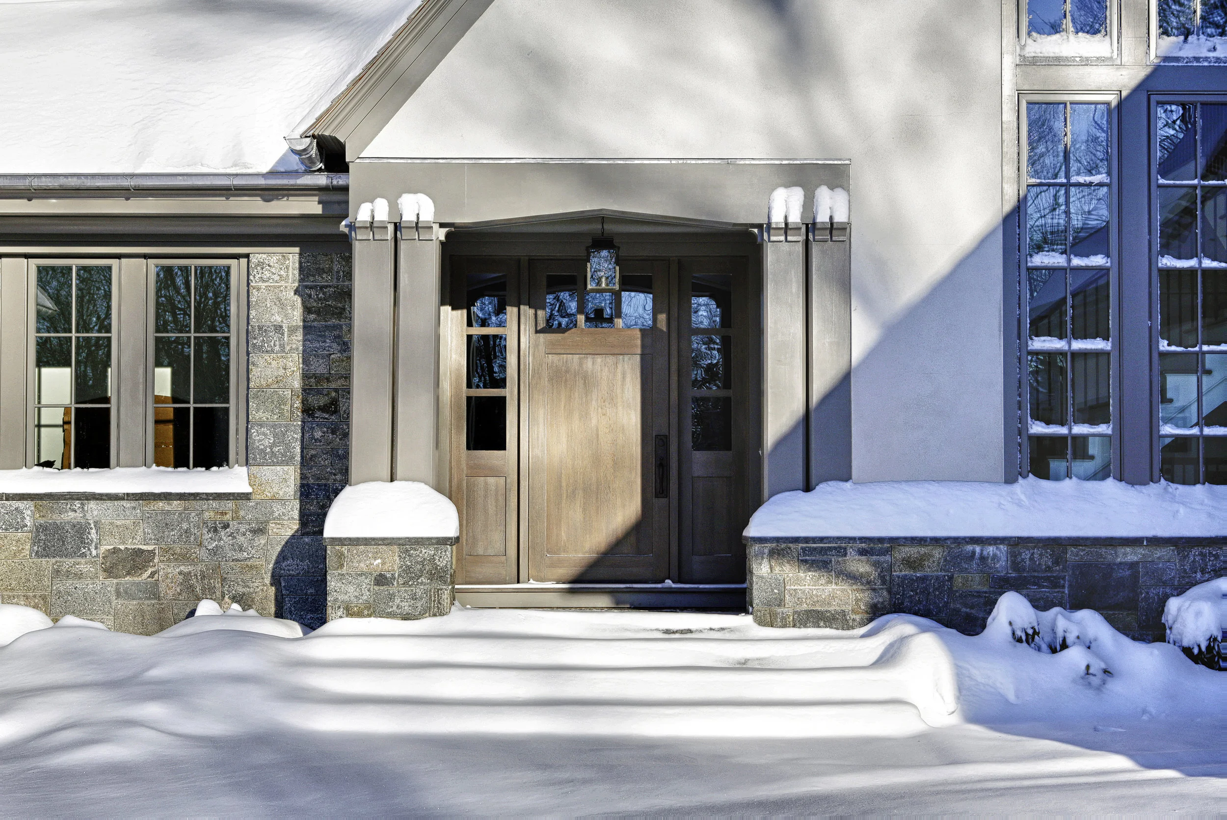 A CUSTOM GAULT NATURAL VENEER STONE BLEND: CLAPBOARD HILL BLEND