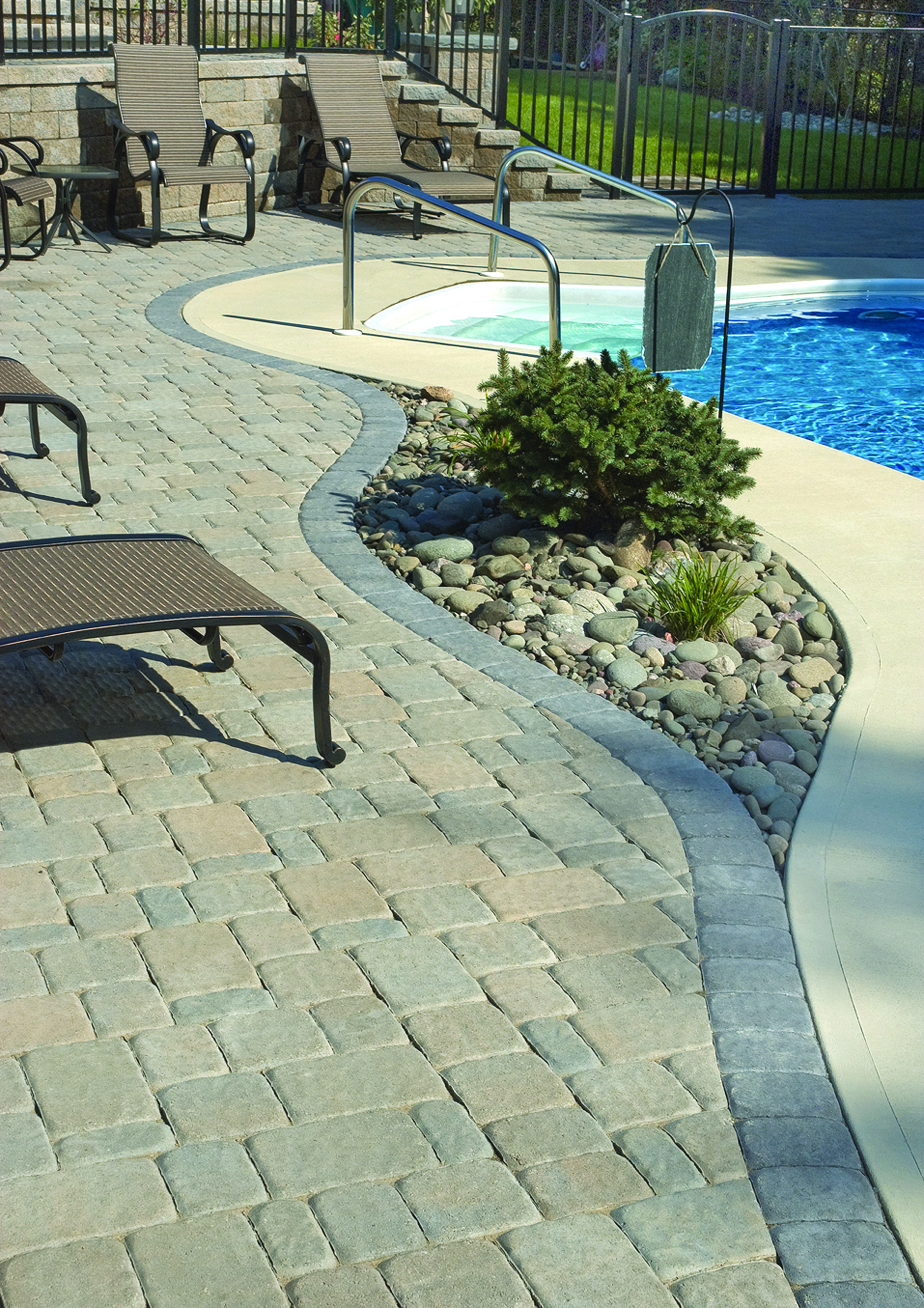 ROMAN COBBLE IN HICKORY BLEND