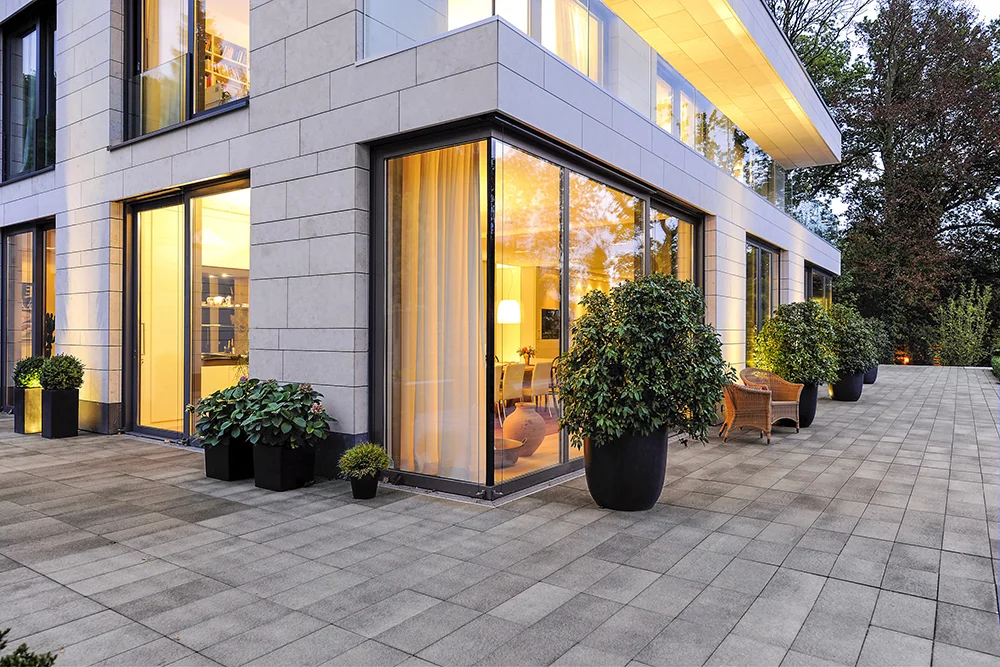 10 Umbriano_Paver_Patio_Unilock.jpg