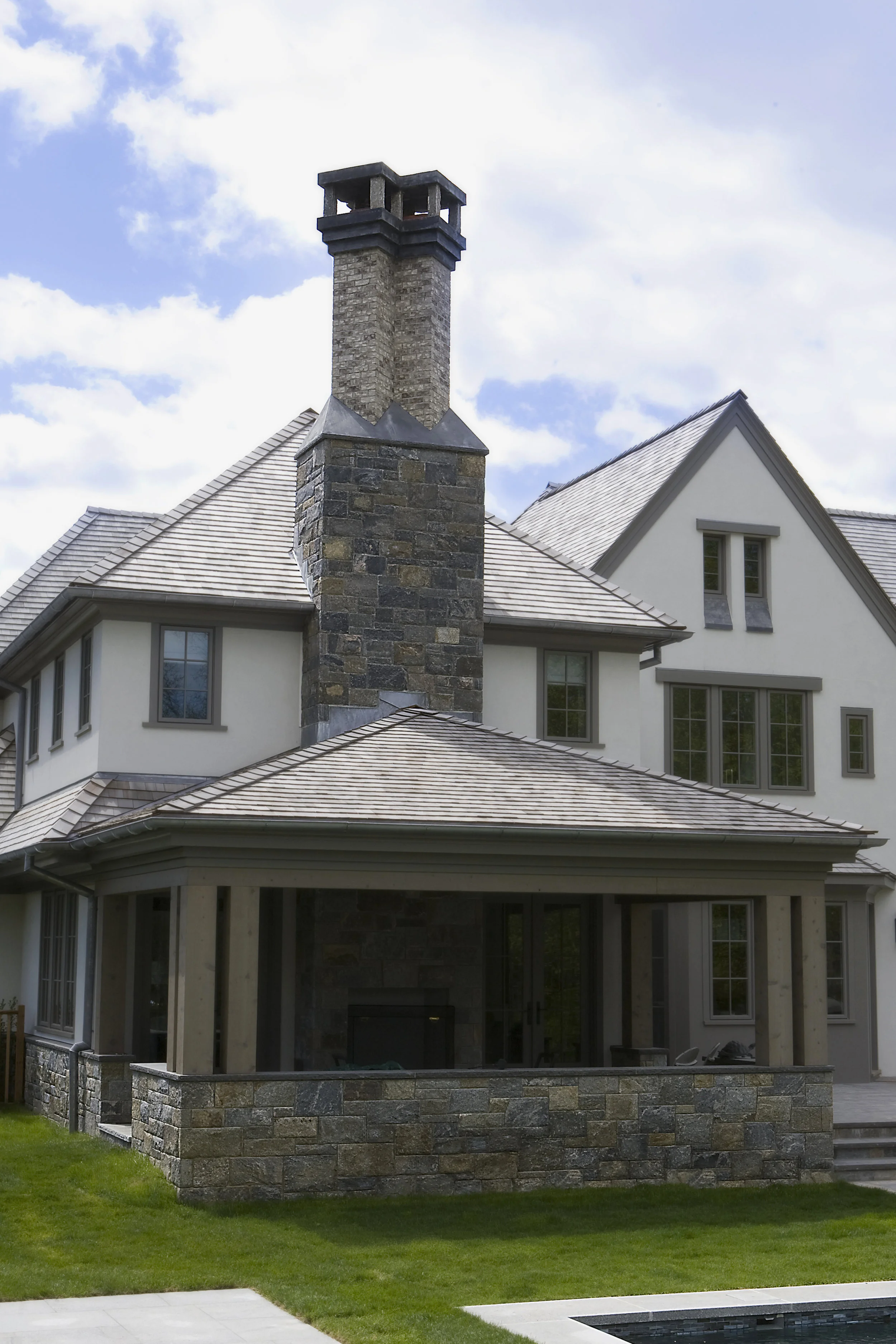 MATERIALS USED: A CUSTOM GAULT NATURAL VENEER STONE BLEND: CLAPBOARD HILL BLEND