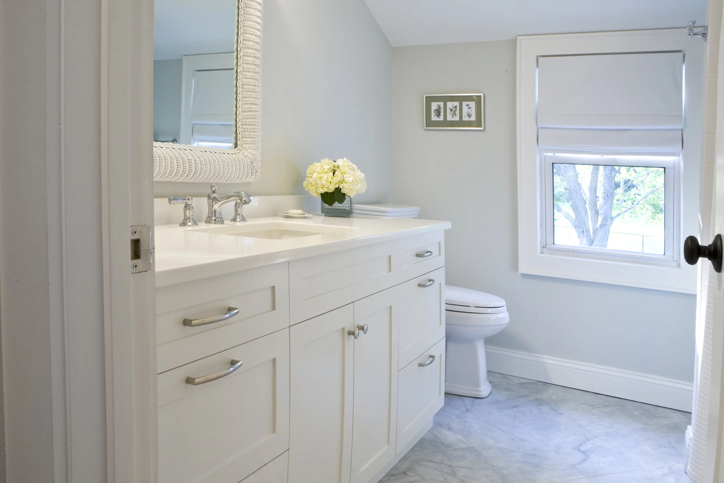 MATERIALS USED: PENTALQUARTZ, SUPER WHITE, HONED COUNTERTOP