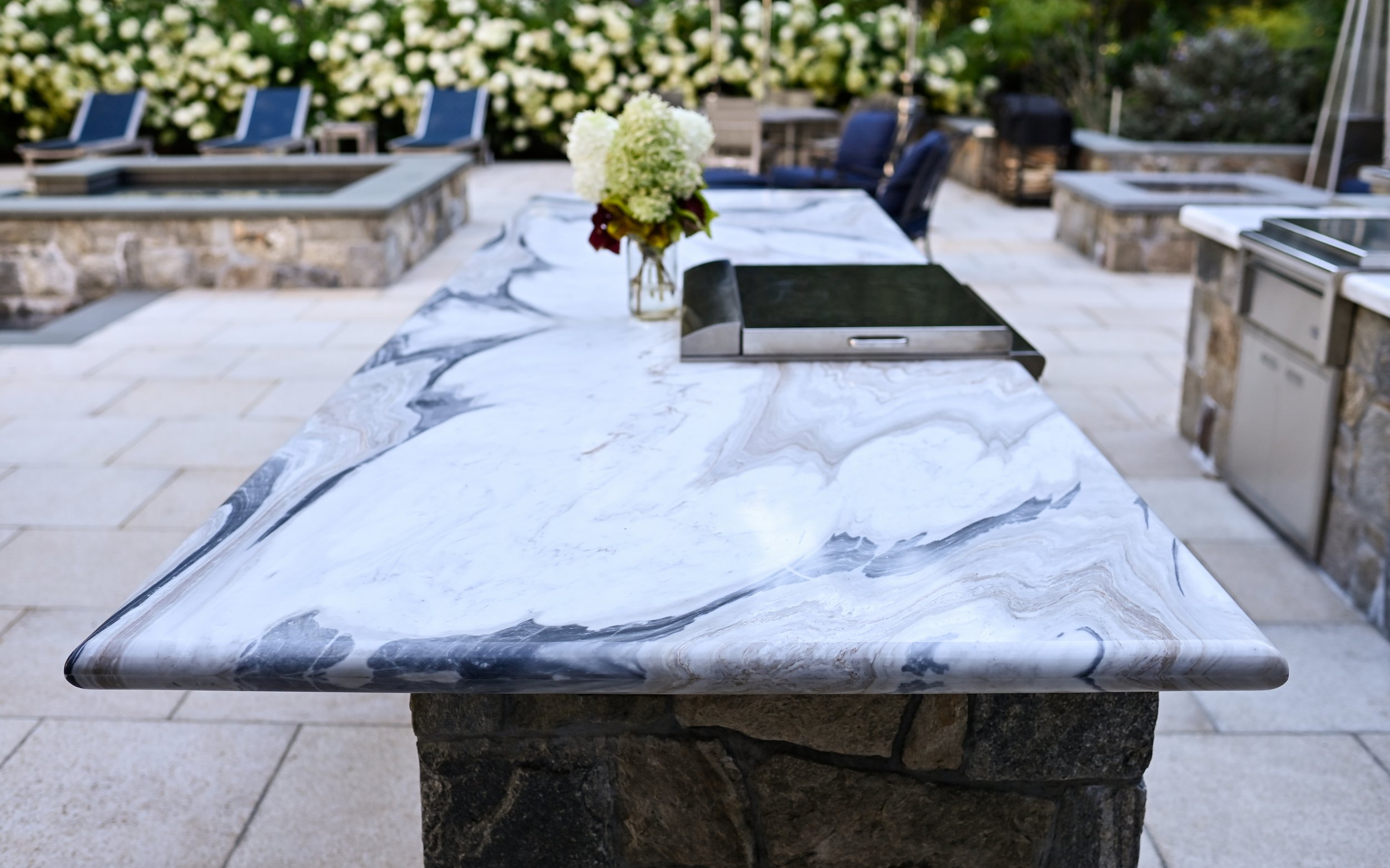 Gault Stone_Shelton_May Flower Lane_Outdoor Kitchen_Island_Counter Top_CWE2204.jpg