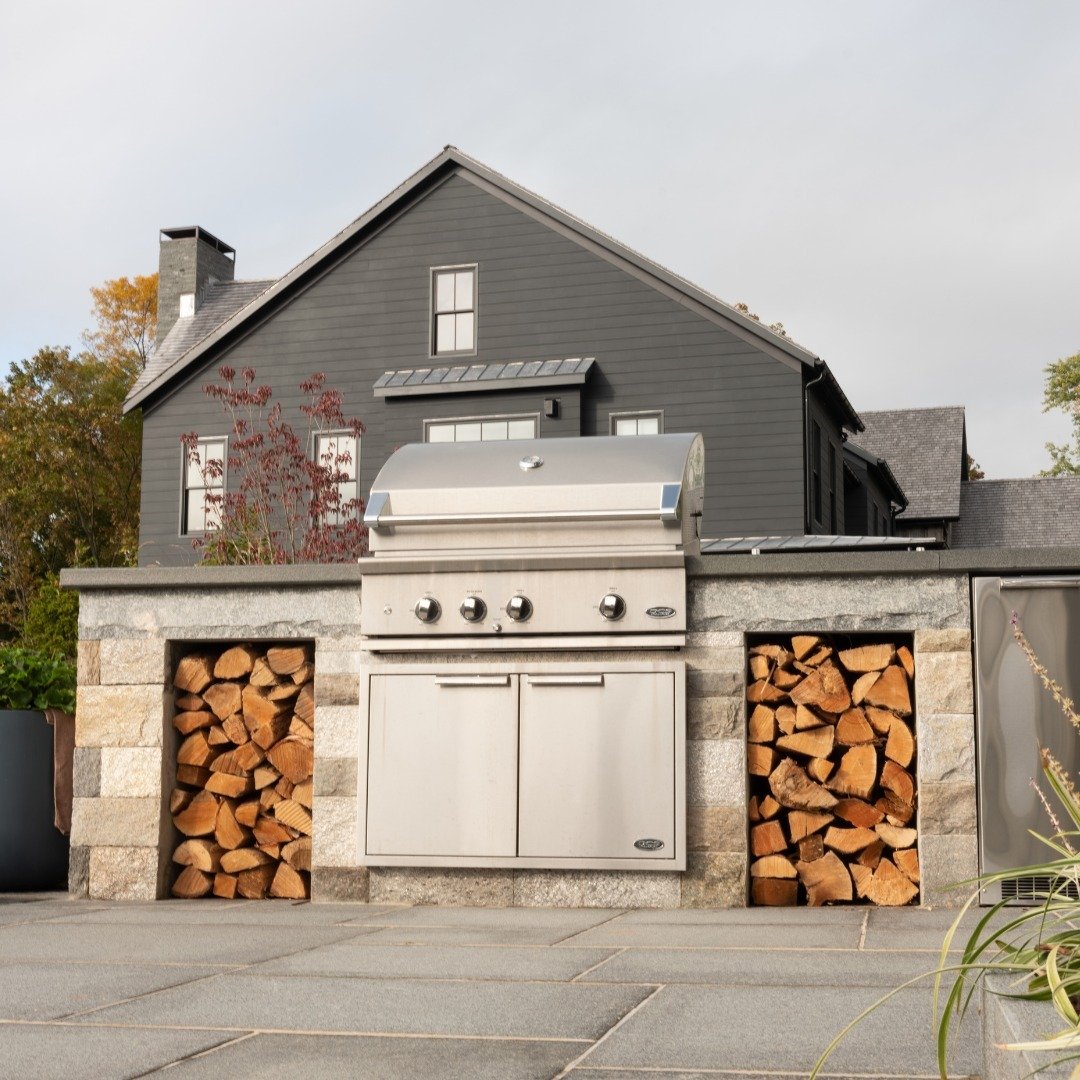 This outdoor kitchen was designed with convenience in mind

#NewportDark #NewportDarkGranite #granite #granitepatio #grill #grillseason #grillstation #masonry #stonework #stone #outdoorliving #lovehowyoulive  #fairfieldcountydesign #landscapedesign #