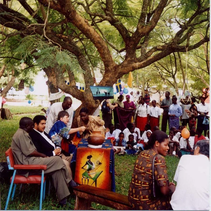 Afrika-2003-11-Mwanza-Inauguration-Tree-JF-Utvald-800x800-1.jpg